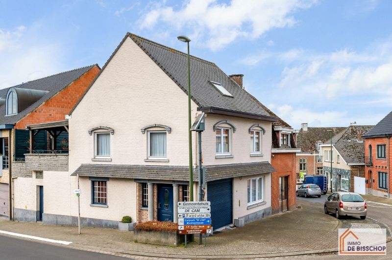 Mooie woonst in het centrum van Gooik foto {{pictureIndex}}