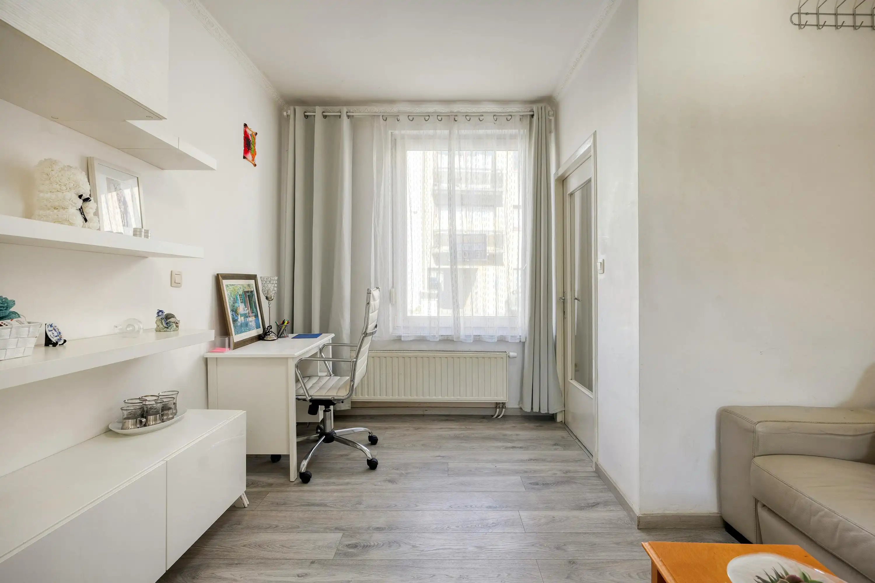 Charmante tweegevelwoning te koop in hartje Strombeek-Bever foto 2