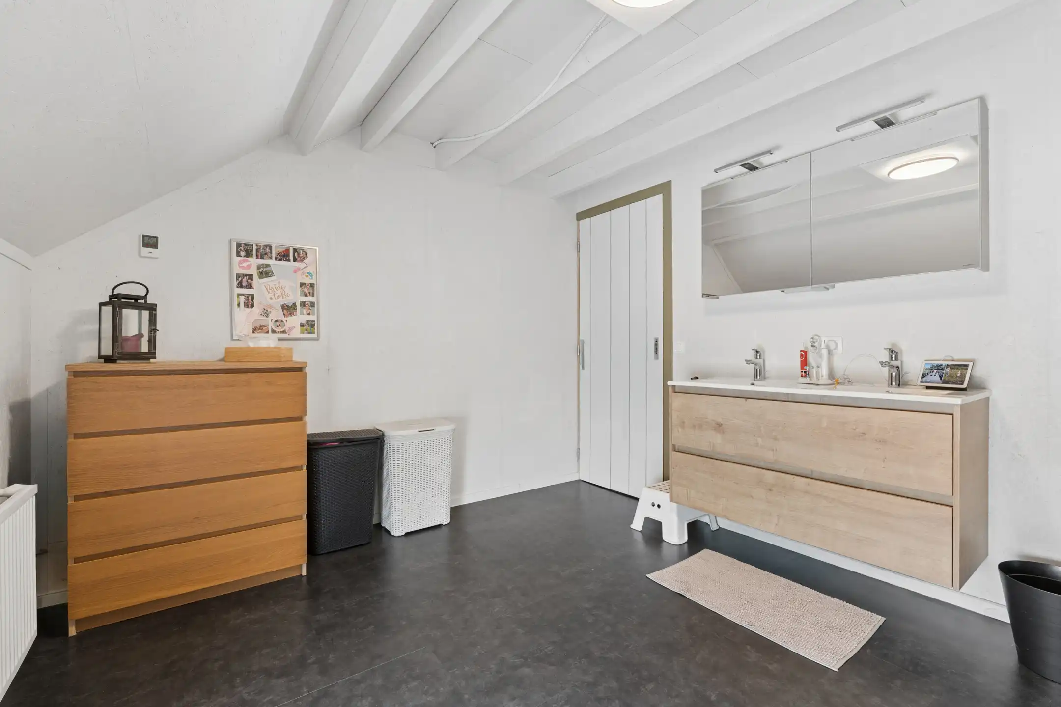 Instapklare gerenoveerde gezinswoning met ruime tuin foto 14