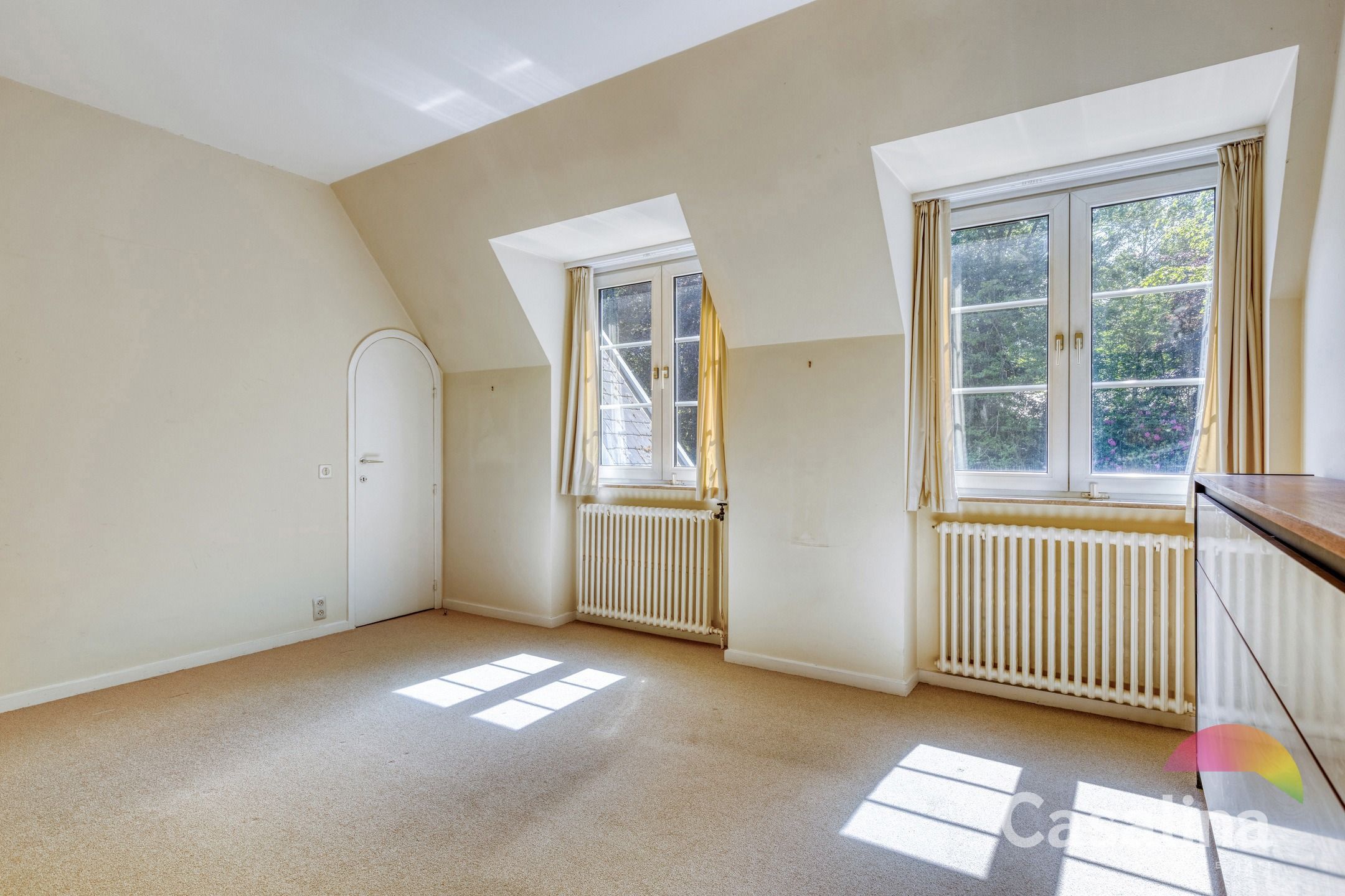 Te renoveren villa + bouwperceel in Kraainem foto 16
