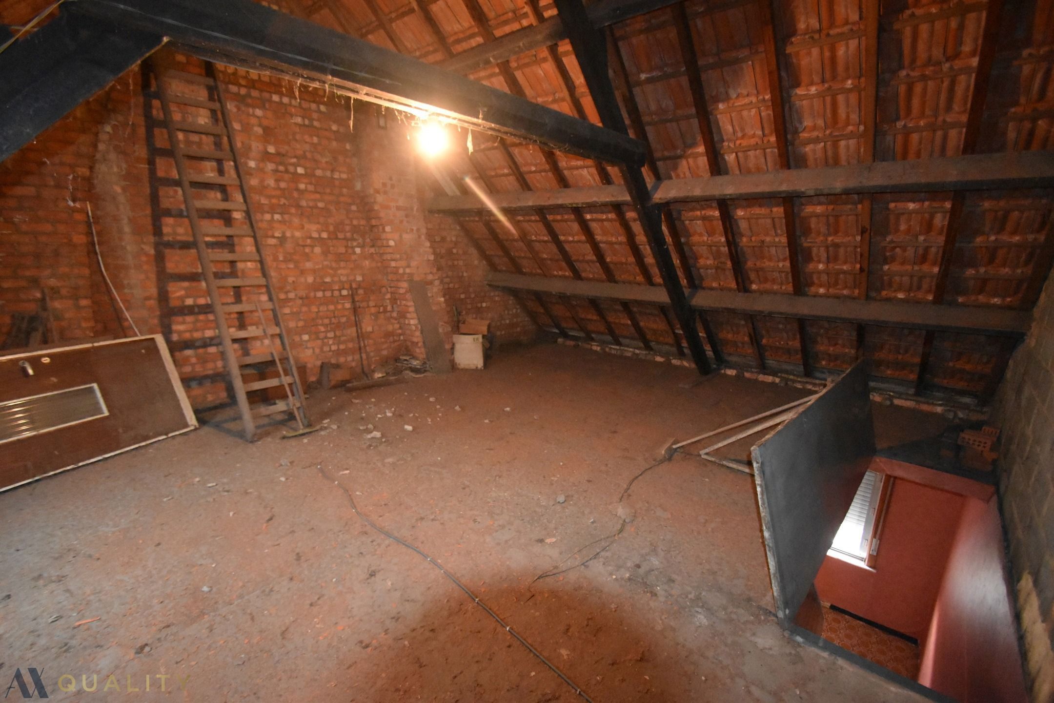 te renoveren Half-open woning met koer op 01 are 77 ca foto 15