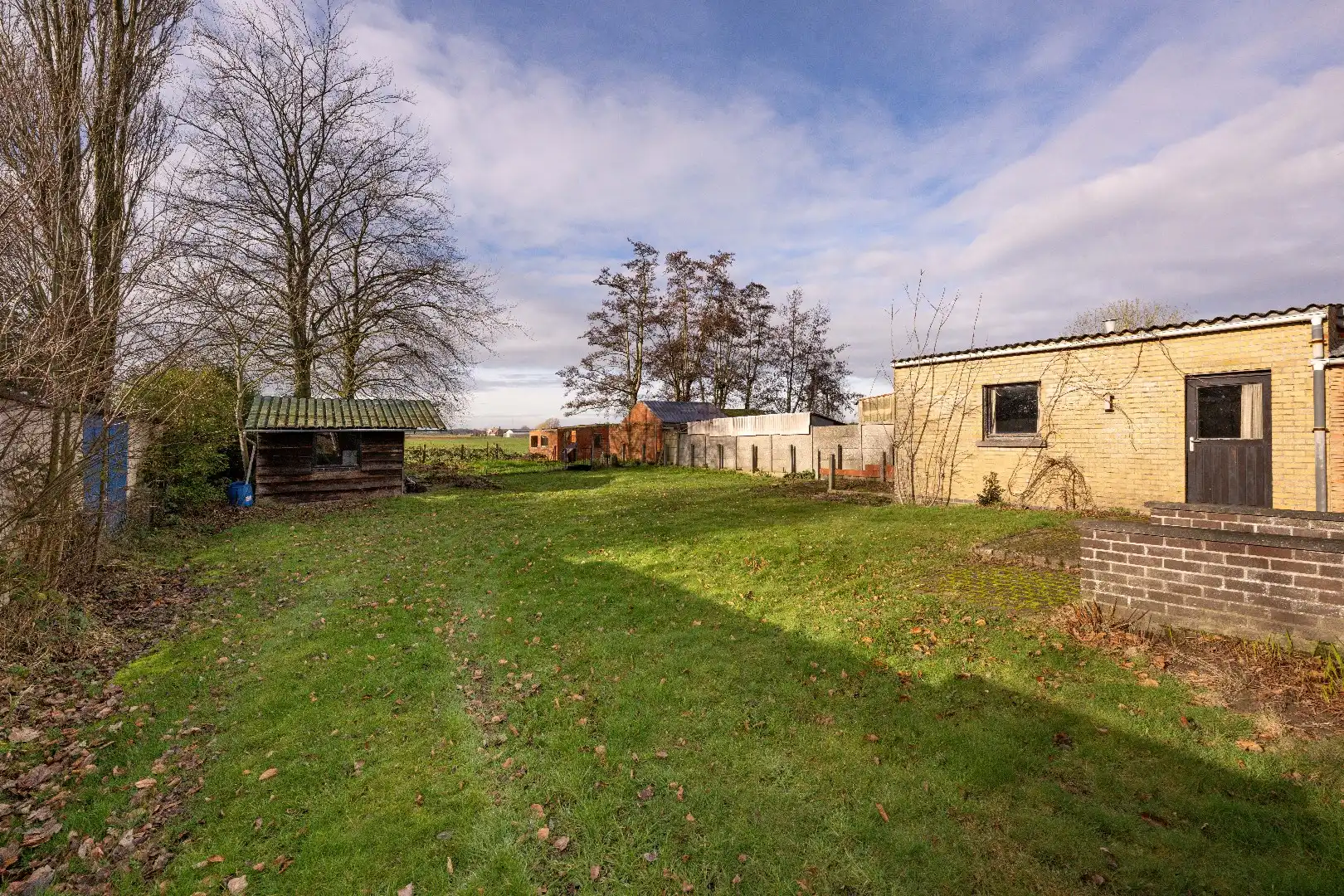 VERDER TE RENOVEREN GEZINSWONING OP PRACHTIG PERCEEL GROND 1.059 m² foto 2