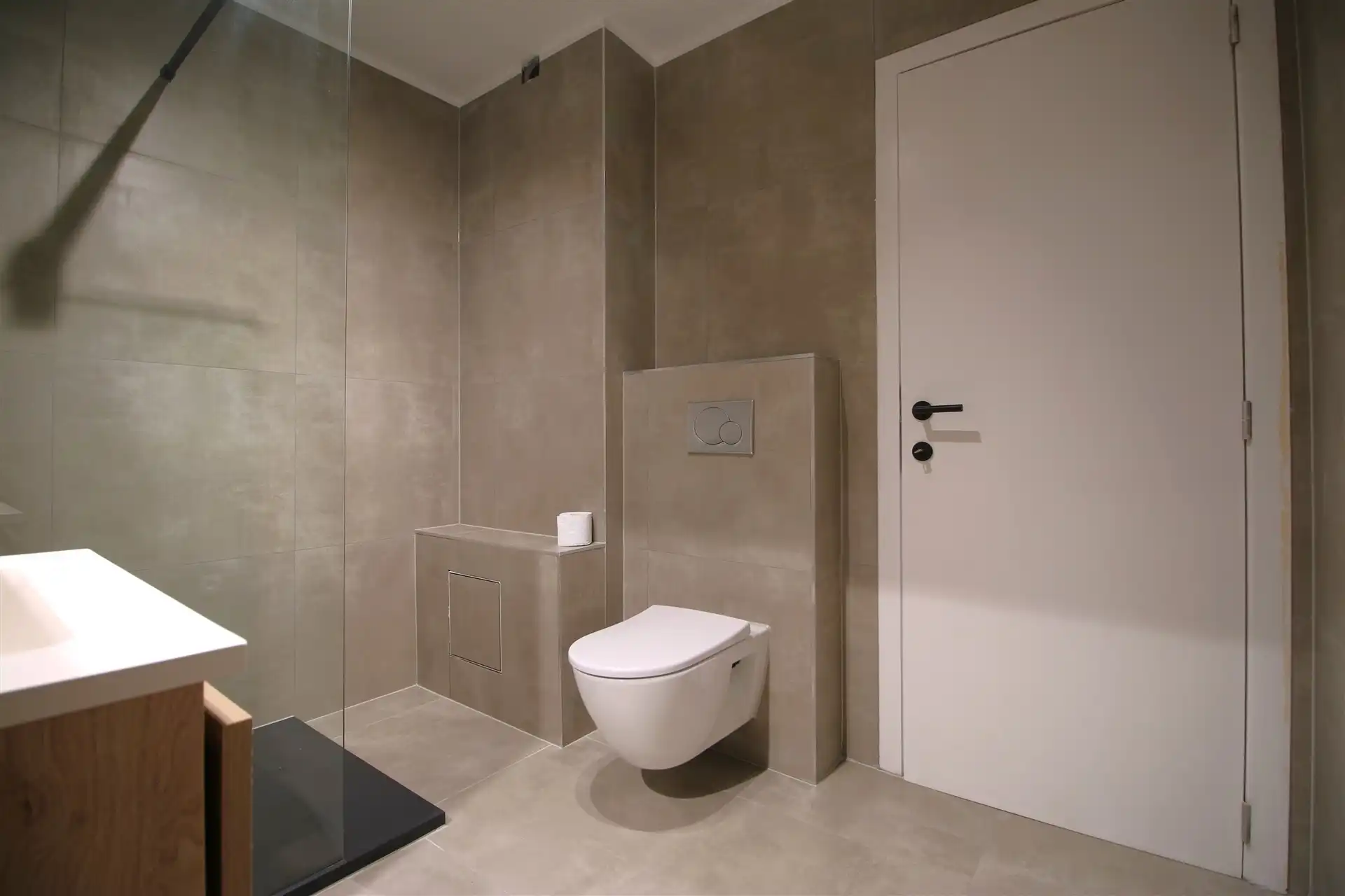 Vernieuwd éénkamerappartement in centrum Sint-Jozef foto 12