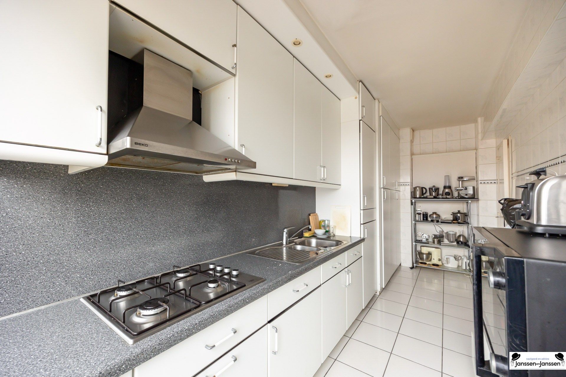 Ruim en lichtrijk appartement van 126 m² met terras in het hart van Borgerhout foto 6