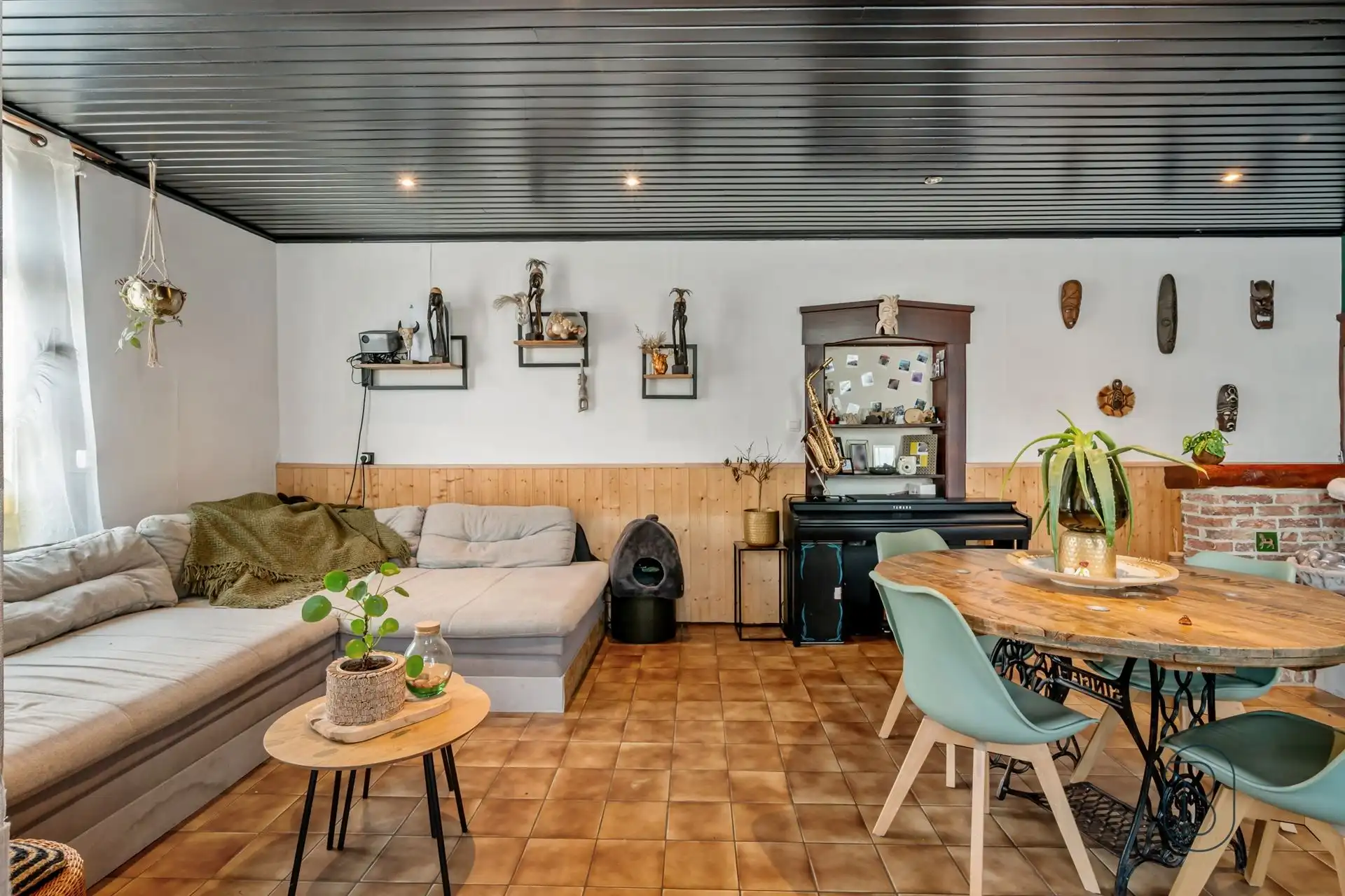 Rustig gelegen gezinswoning met 4 slk, garage en tuin foto 8
