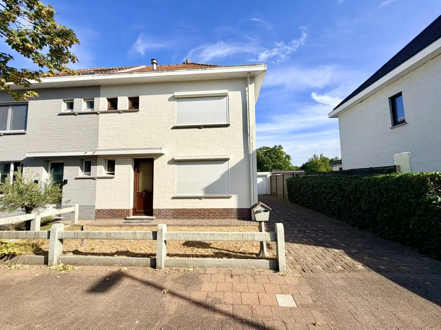 Hoofdfoto van de publicatie: Te renoveren halfopen bebouwing met 3 slaapkamers in hartje Bornem - Een woning met potentieel!