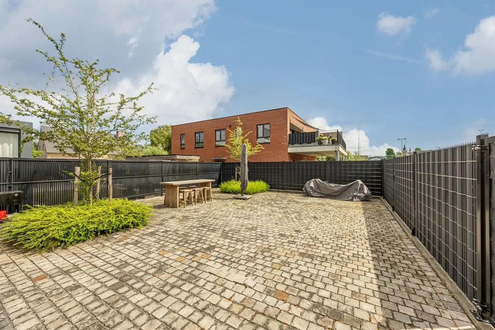 Ruime Loft met 3 kamers en tuintje foto 26