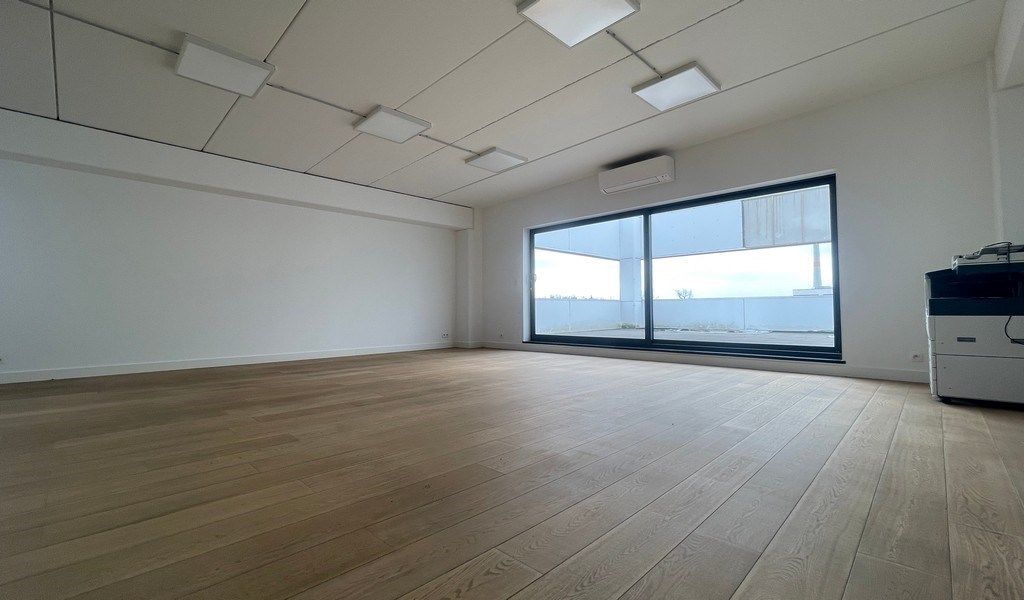 Recent kantoor met groot terras te huur in Kruibeke foto 7