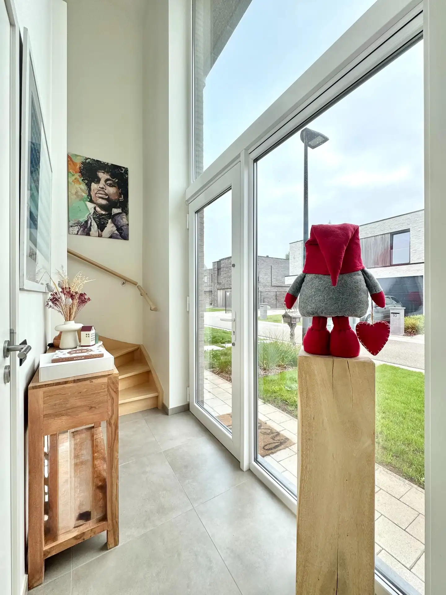 MODERNE HALFOPEN WONING MET 3 KAMERS, TUIN & CARPORT foto 3