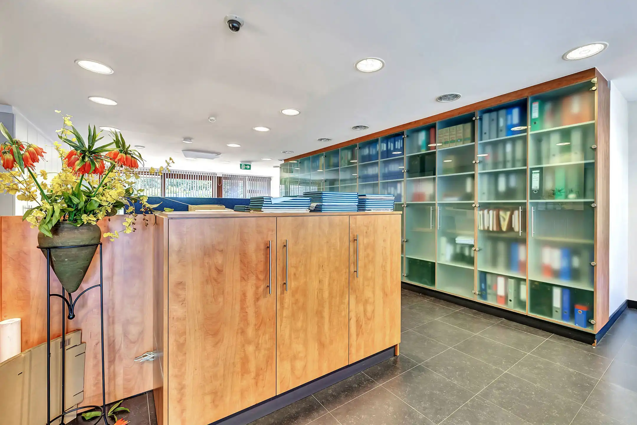 Instapklaar commercieel gelijkvloers op strategische locatie foto 16