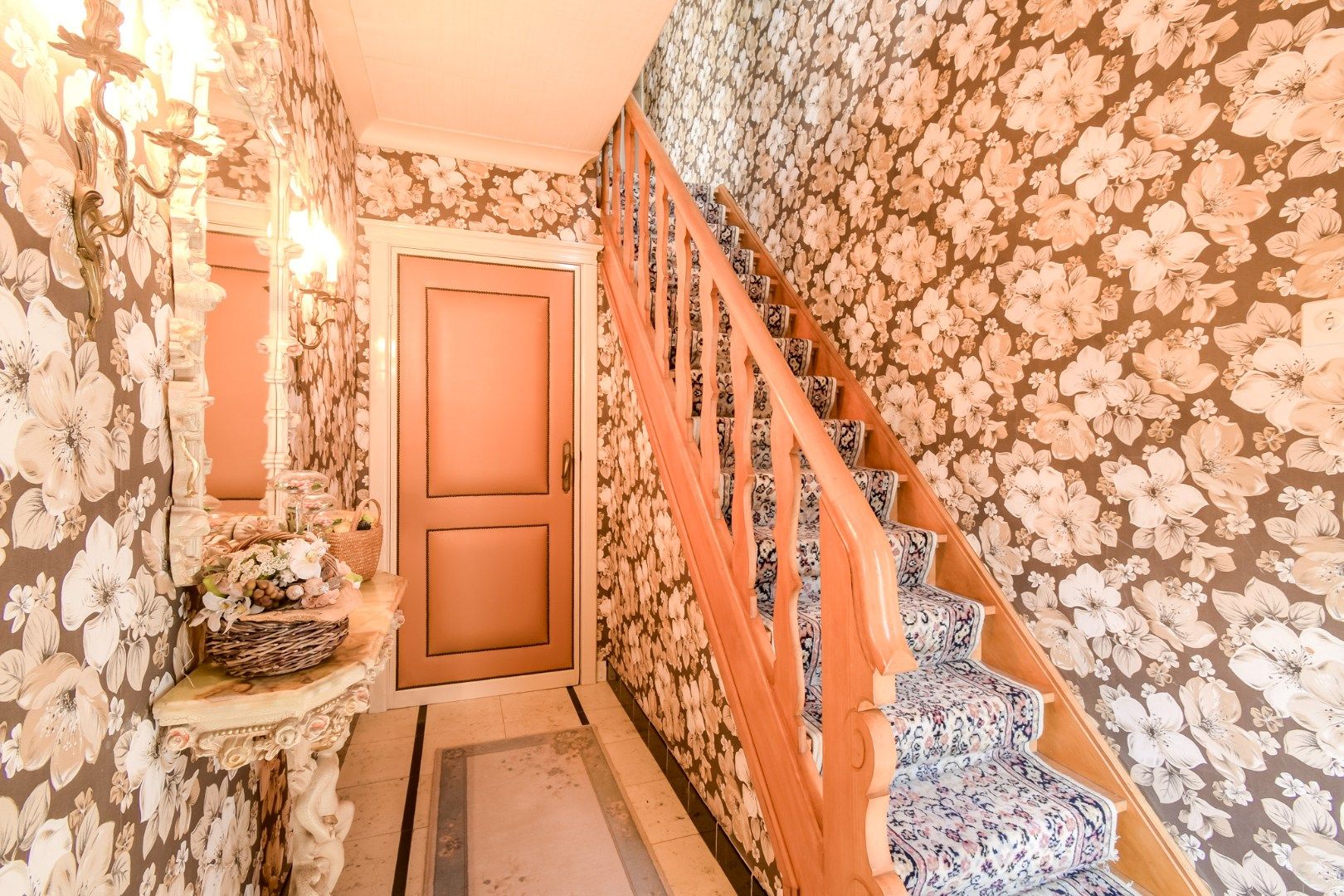 Welkom in deze charmante woning in Torhout! foto 3