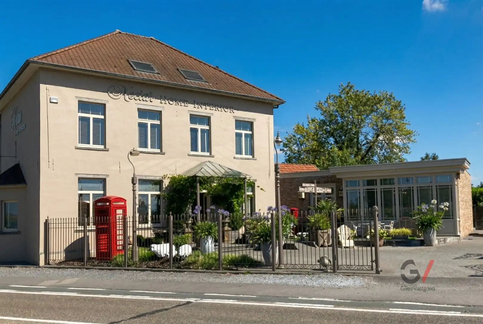 Commercieel gebouw op toplocatie foto {{pictureIndex}}