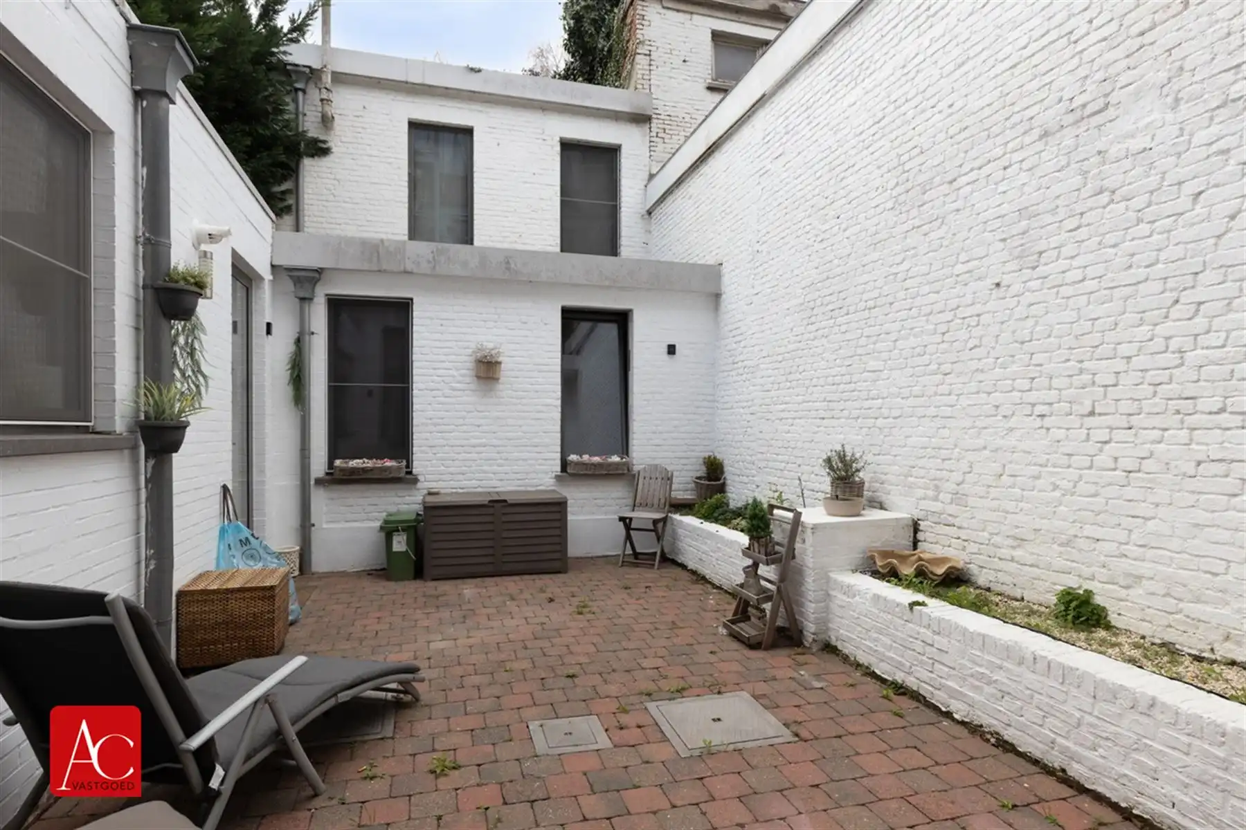 Appartementsgebouw bestaande uit 3 eenheden foto 42