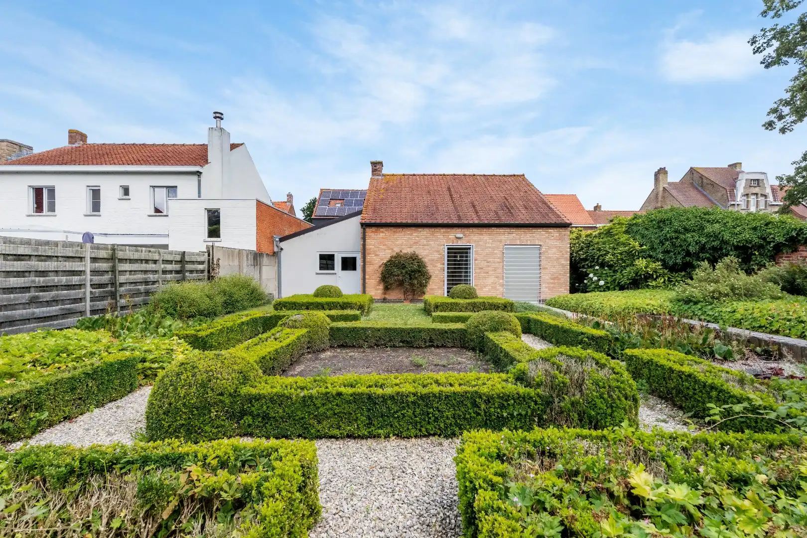 Centraal gelegen handels(woning) met garage op 369m² in Merkem! foto 12