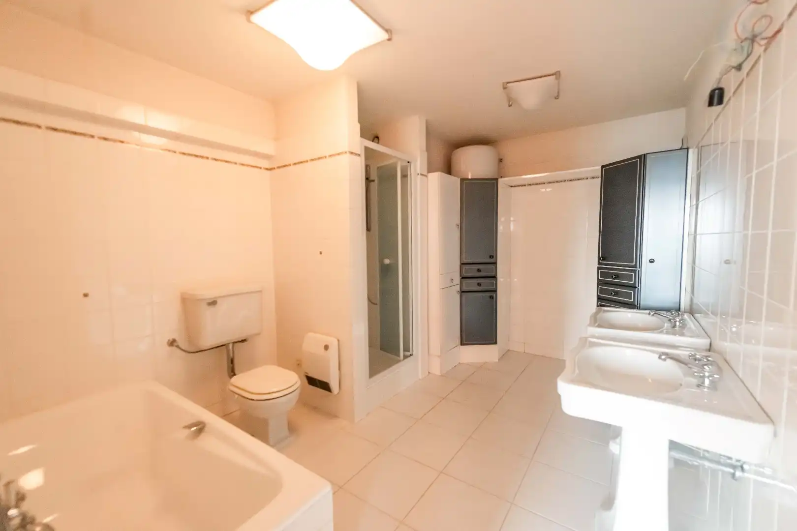Ruim appartement met 3 slaapkamers en frontaal zeezicht foto 13