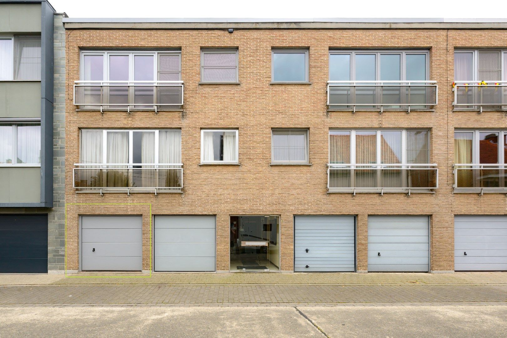 INPANDIGE GARAGE (24 m²) IN HARTJE ROESELARE foto 4