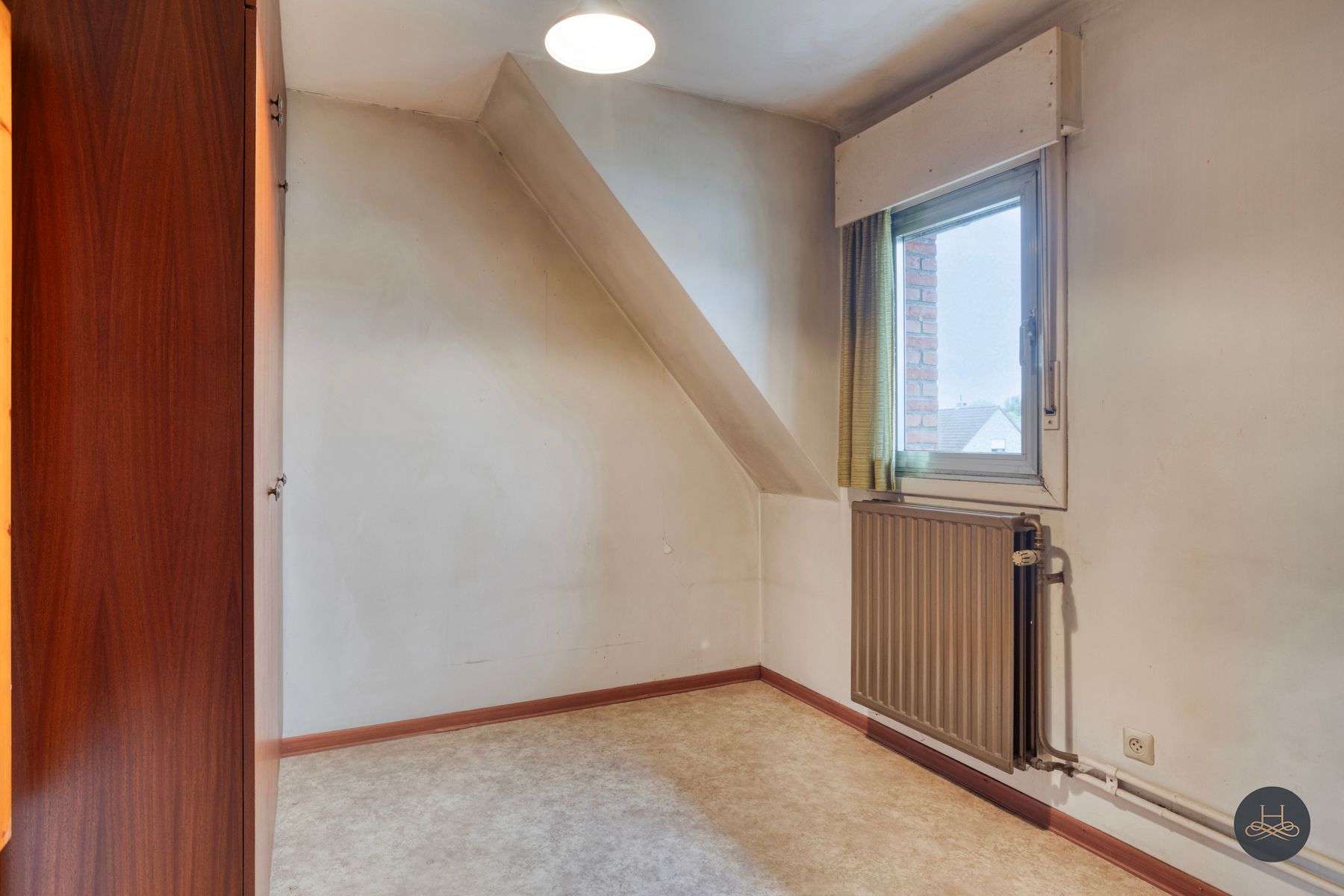Ruime woning in een rustige groene wijk op een groot perceel foto 34