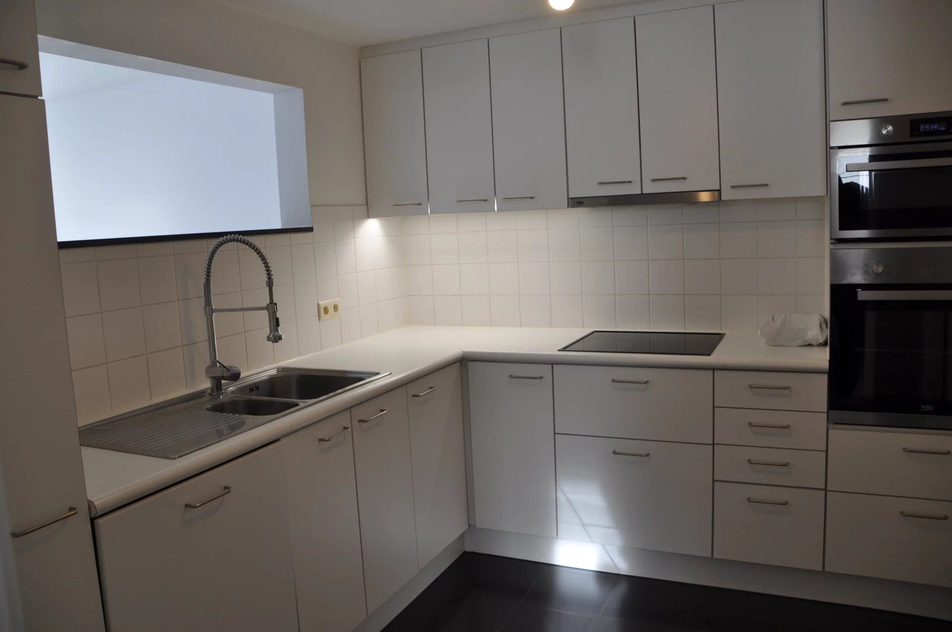 INSTAPKLAAR EN GEZELLIG DUPLEX-APPARTEMENT MET 2 SLPK'S NABIJ CENTRUM HASSELT foto 10