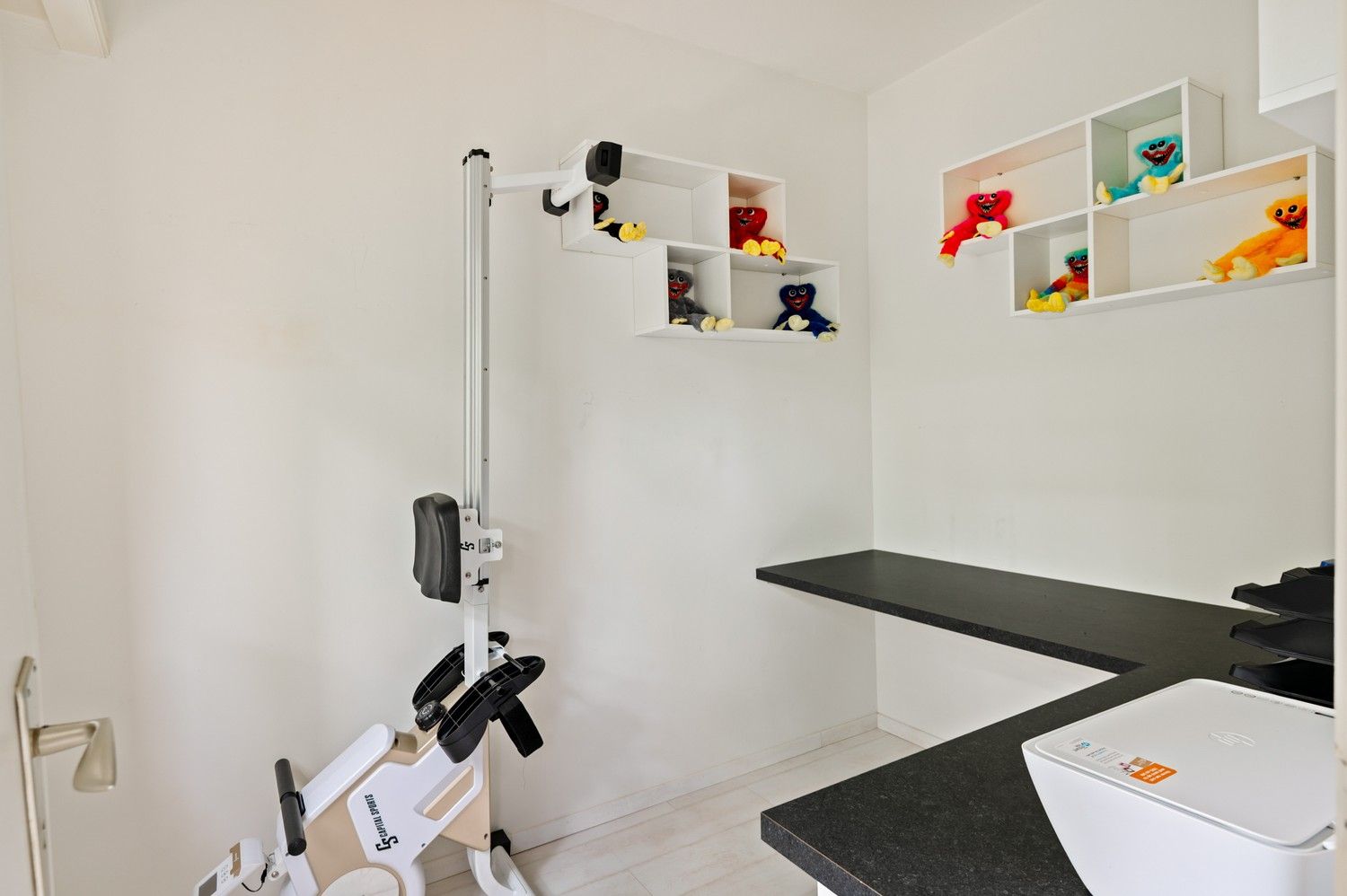 Instapklare woning met polyvalente praktijkruimte, 3 slaapkamers en aangename tuin te Wijnegem foto 15