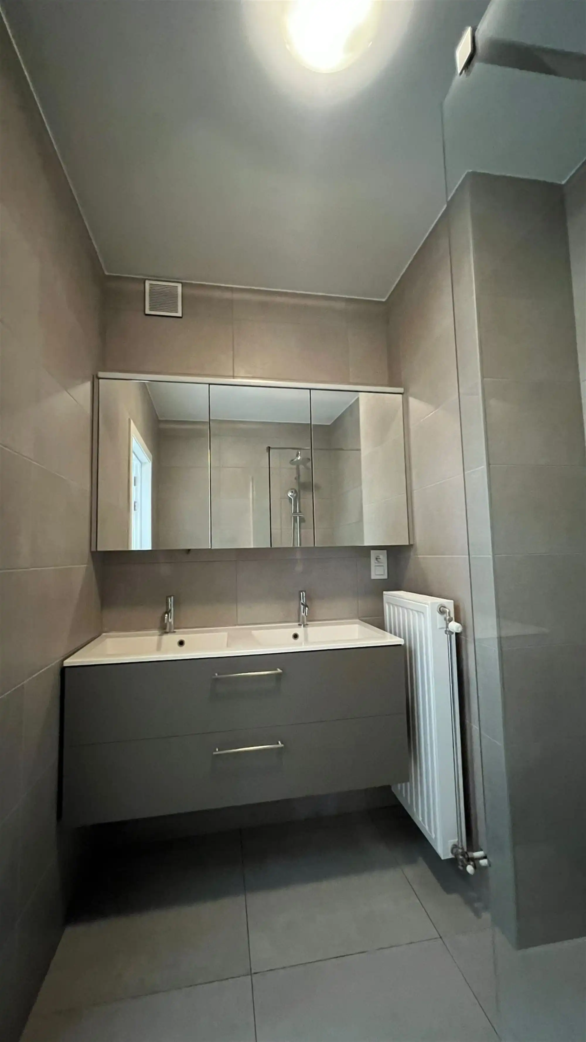 Modern en lichtrijk 2 slpk appartement  foto 19