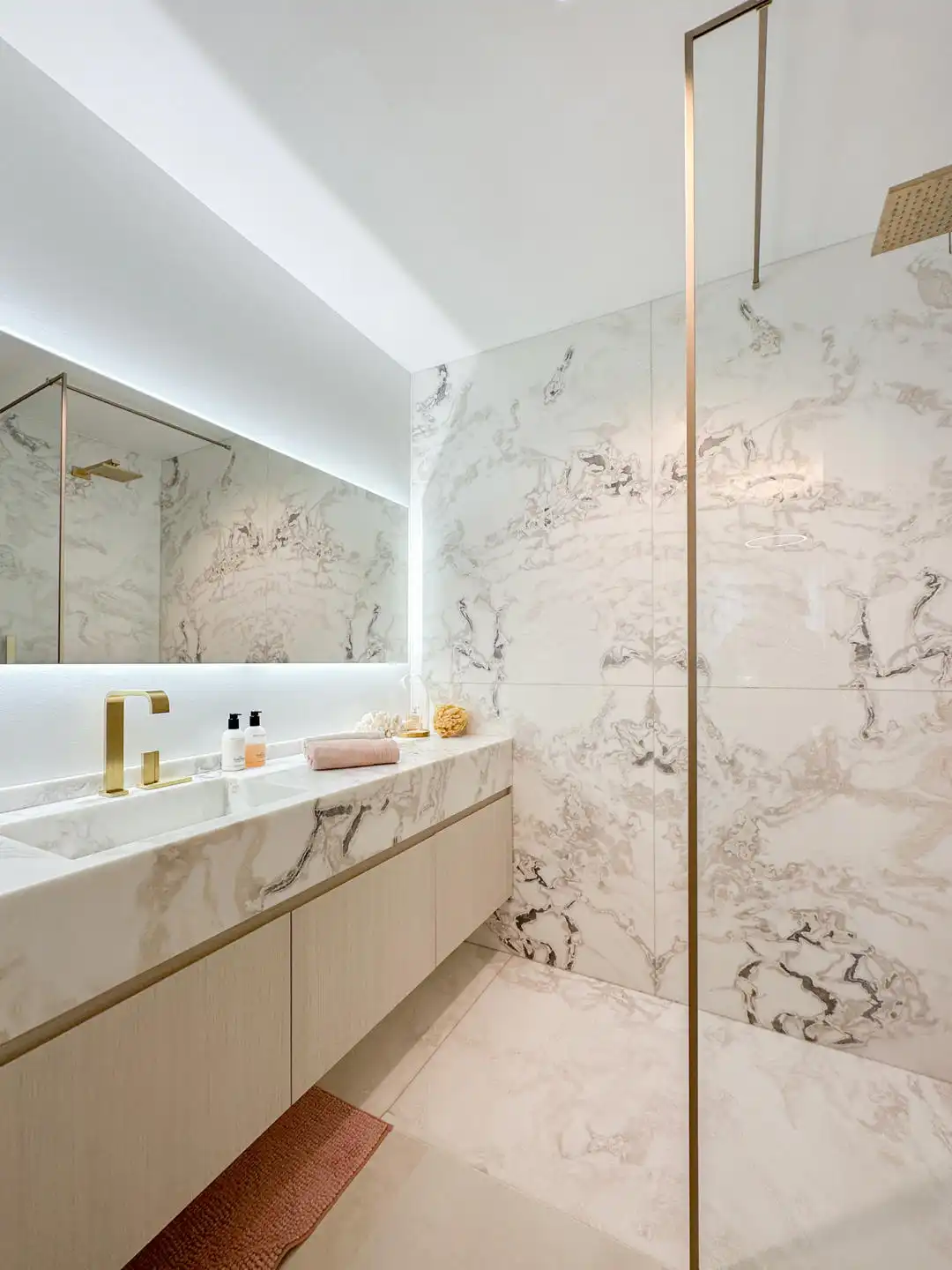 Subliem nieuwbouwappartement in het Zoute met zonnig terras foto 16