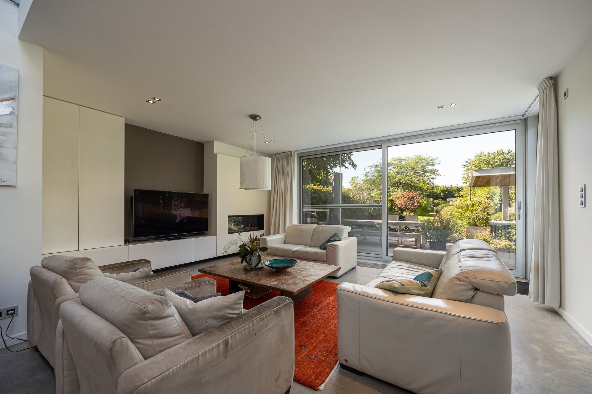 Volledig gerenoveerde gezinswoning met 5 slpks te Kontich foto 10