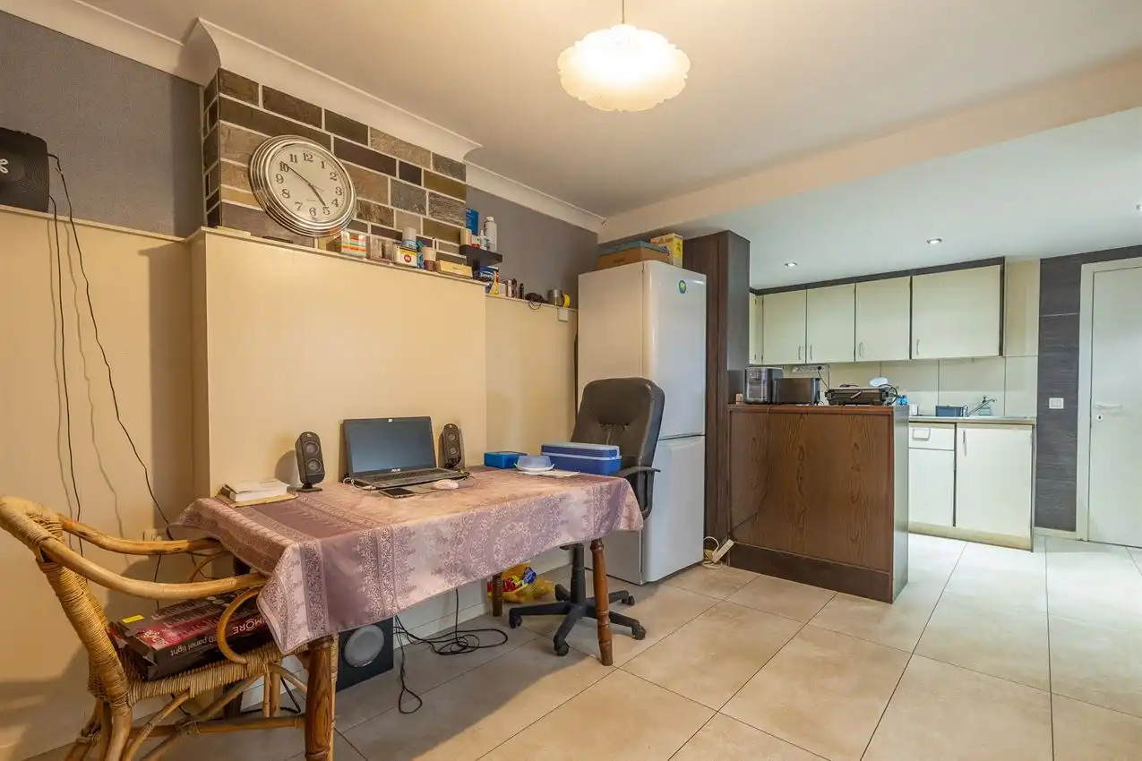 Opgefriiste woning 3slk op goed bereikbare ligging en zuidtuin foto 7