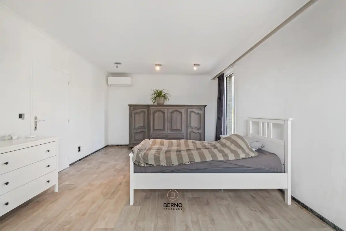 Karaktervolle woning met 5 slaapkamers foto 11