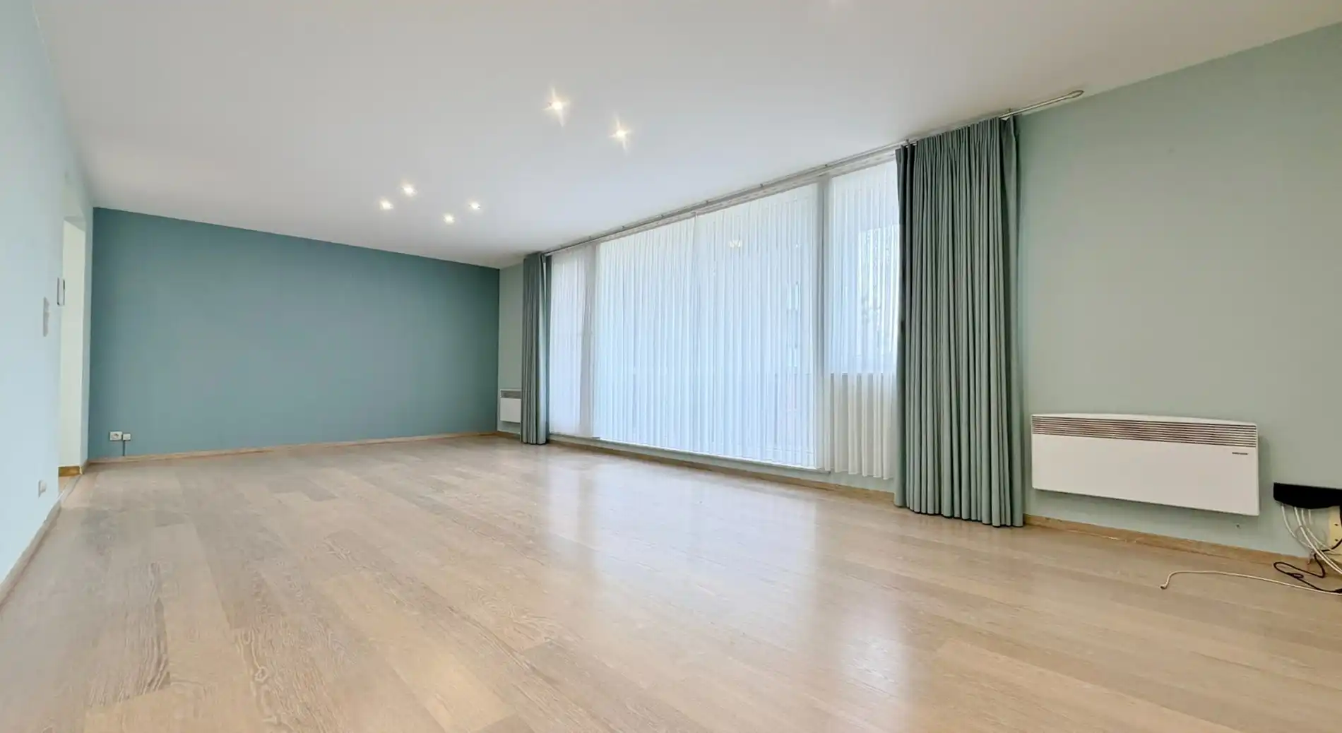 Ruim en lichtrijk appartement met garage, terras en open zicht foto 3