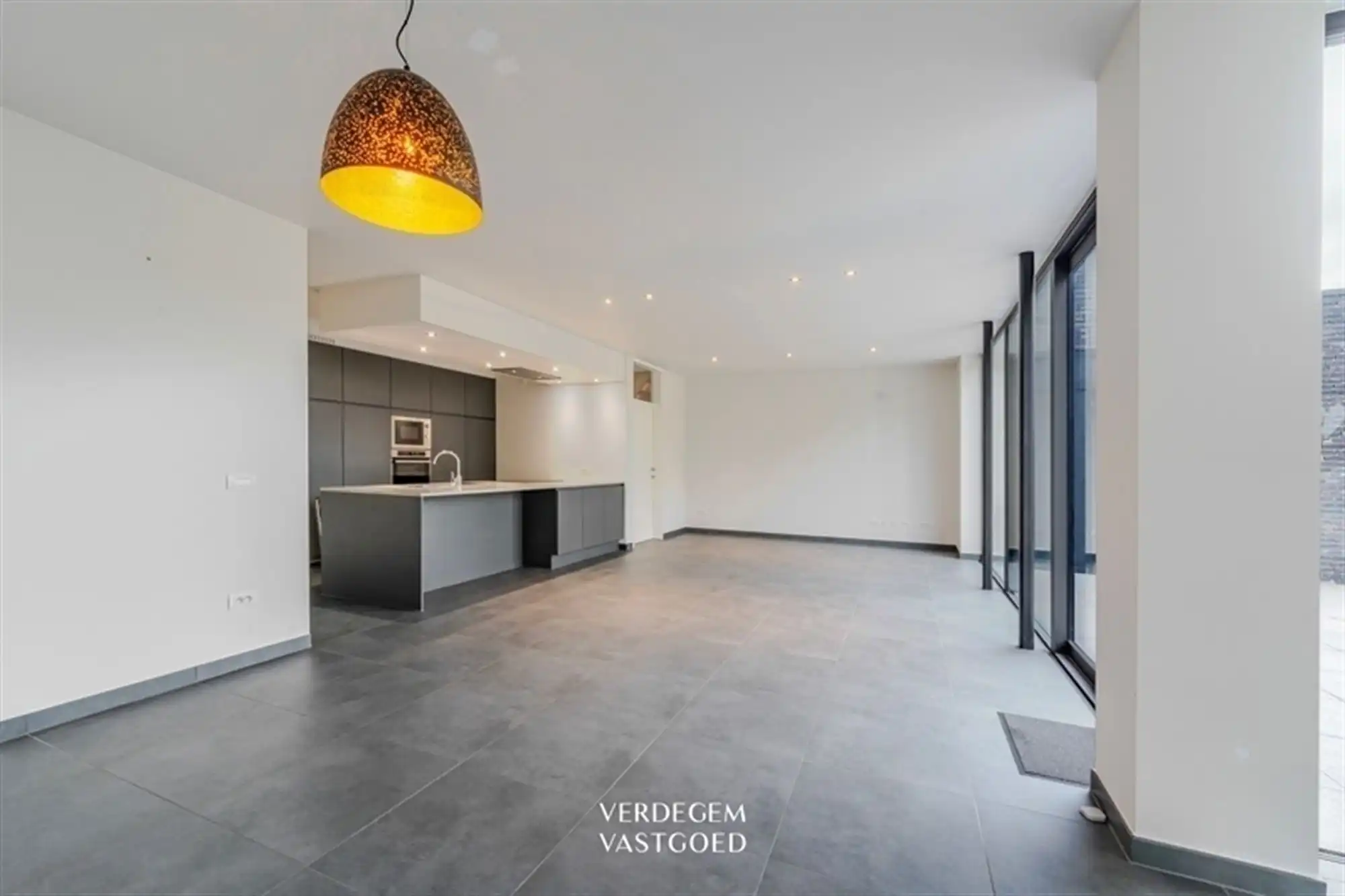 Moderne luxe en comfort in recente woning met 4 slaapkamers foto 4
