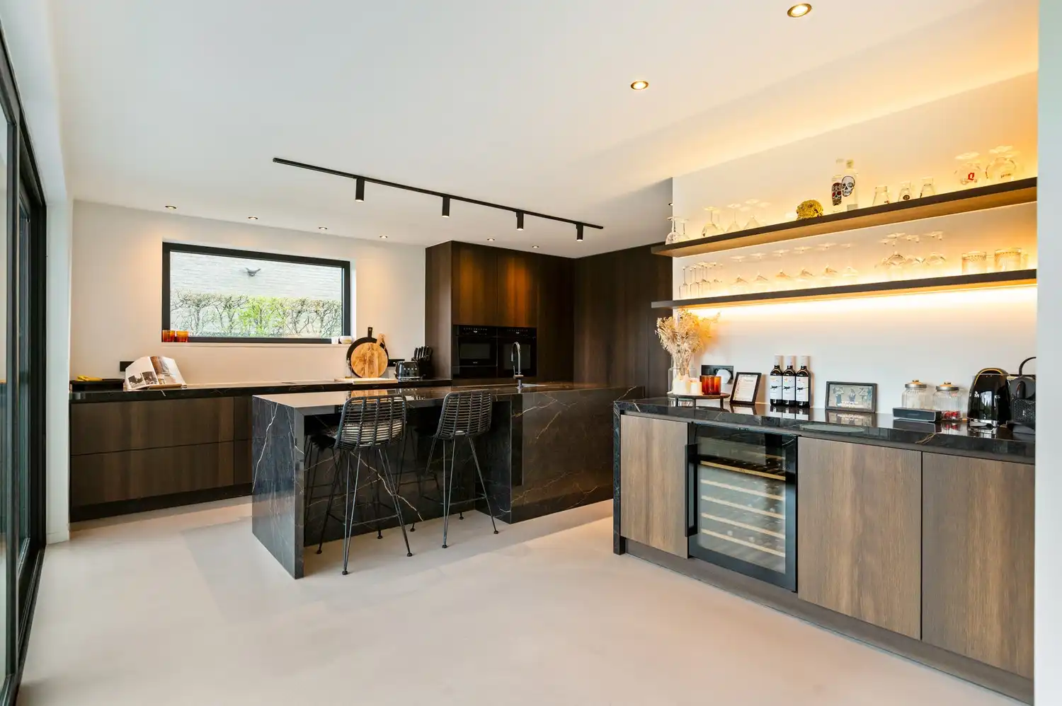 Ruime, exclusief afgewerkte woning met zwembad op Toplocatie te Berlaar foto 7