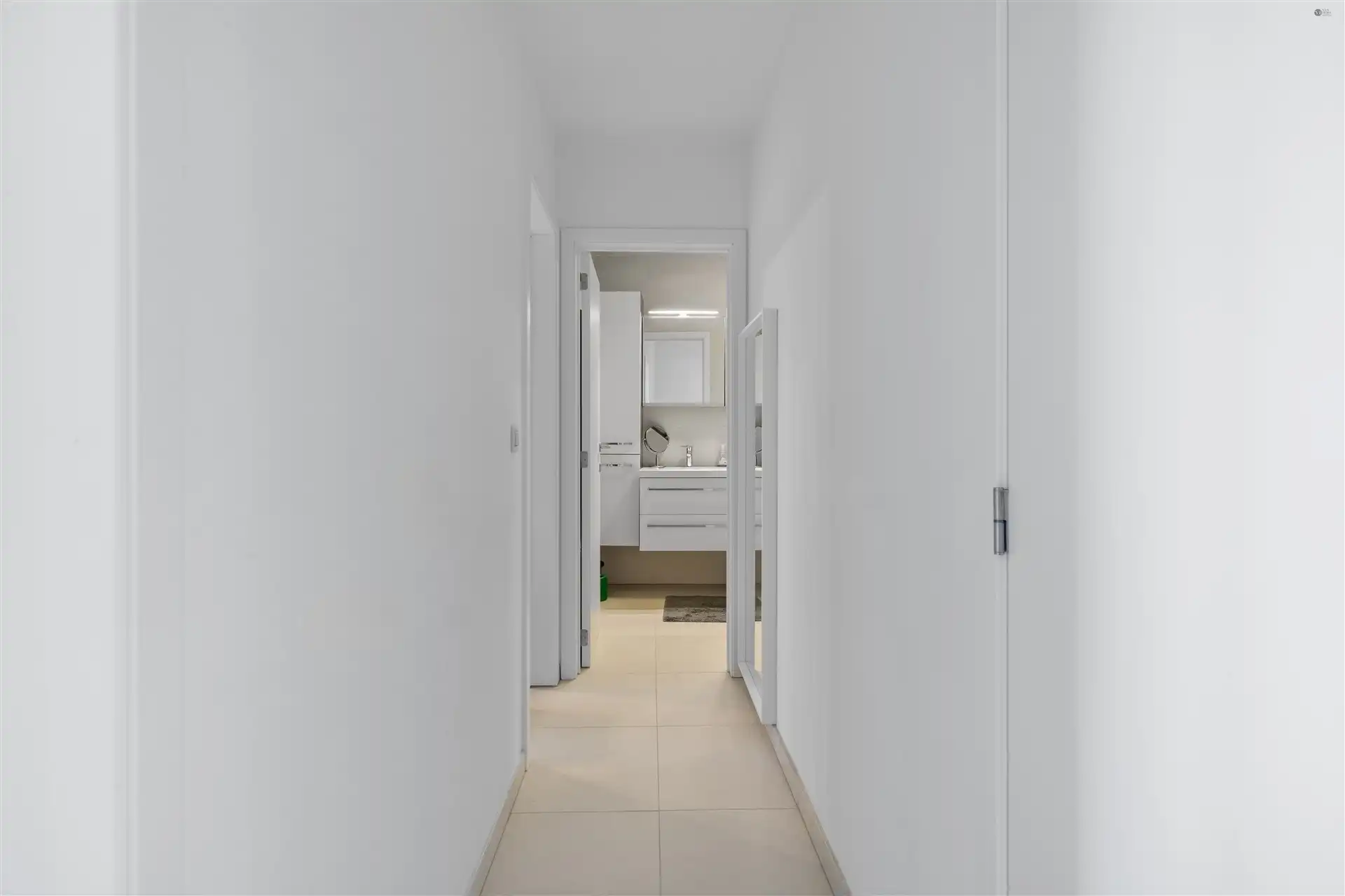 Top gelegen appartement te Stekene foto 9