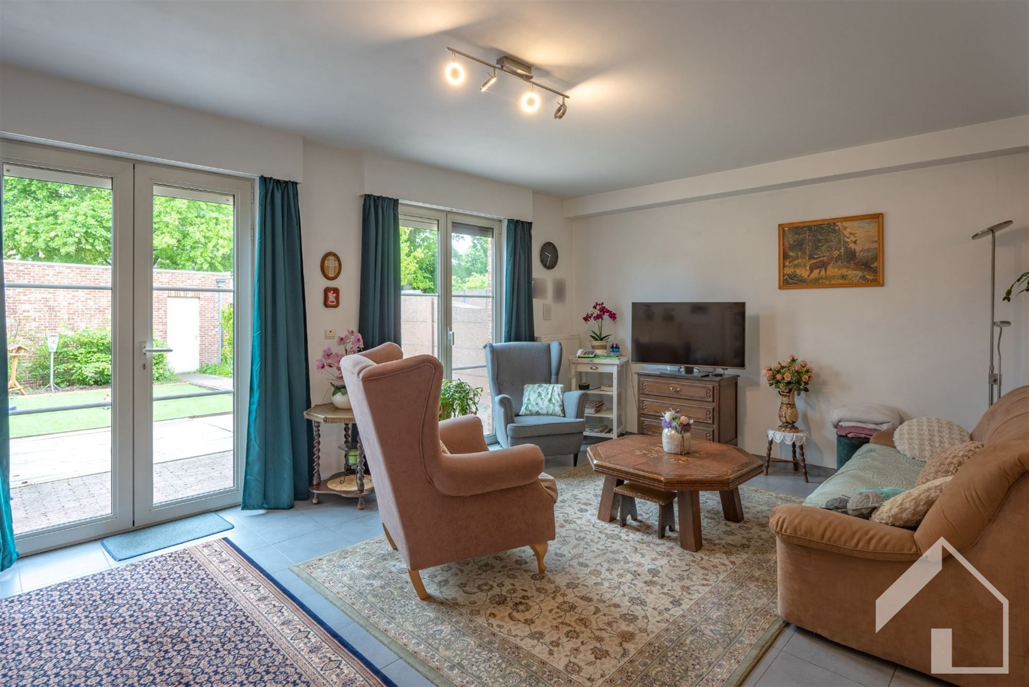 MOOI GELIJKVLOERSAPPARTEMENT MET GARAGE foto 3