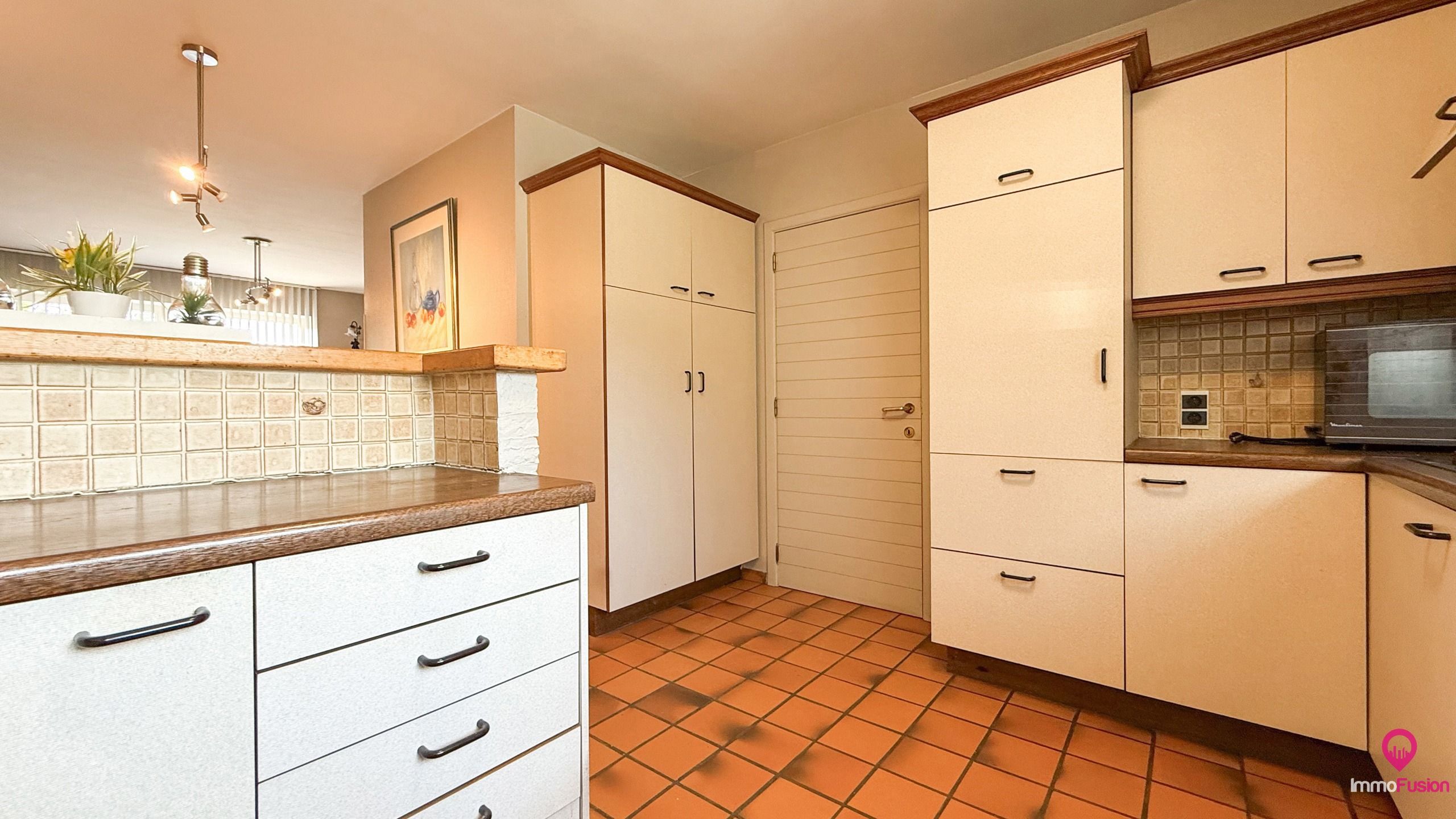 Charmante woning met 3 slaapkamers en inpandige garage! foto 8