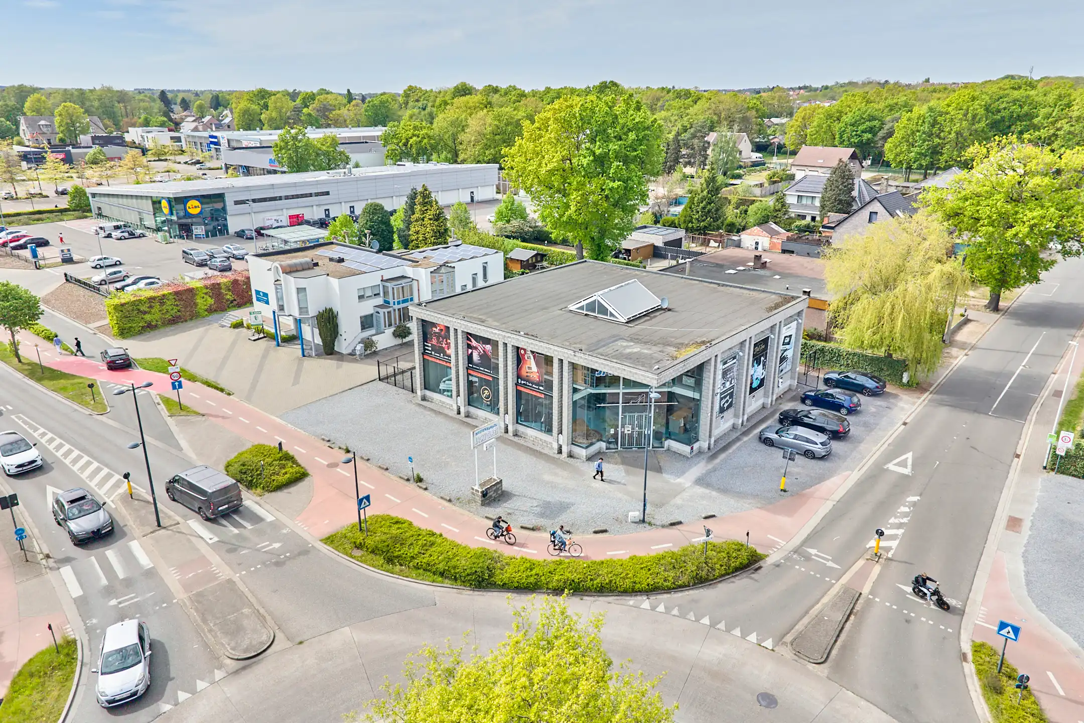 TE KOOP: HANDELSPAND OP TOPLOCATIE AAN HASSELTWEG IN GENK foto 16