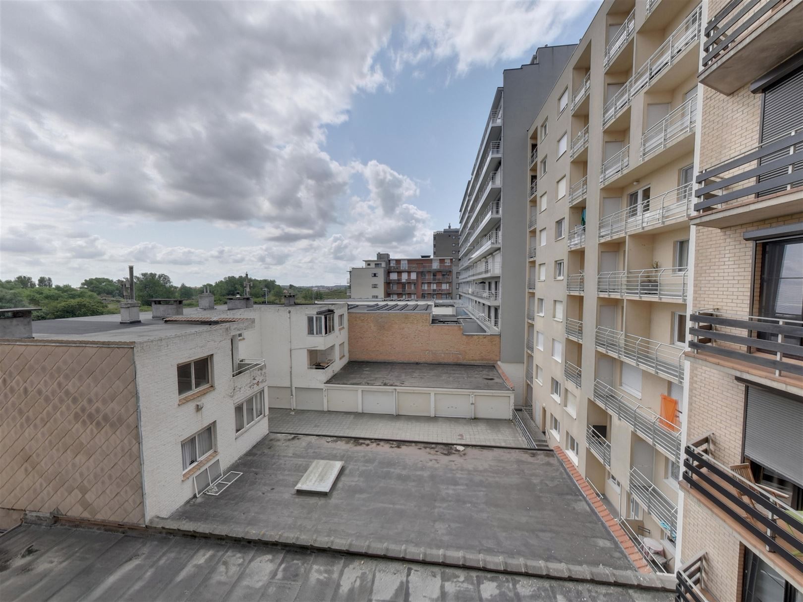 verzorgd appartement met lateraal zeezicht in residentie Falcon foto 6