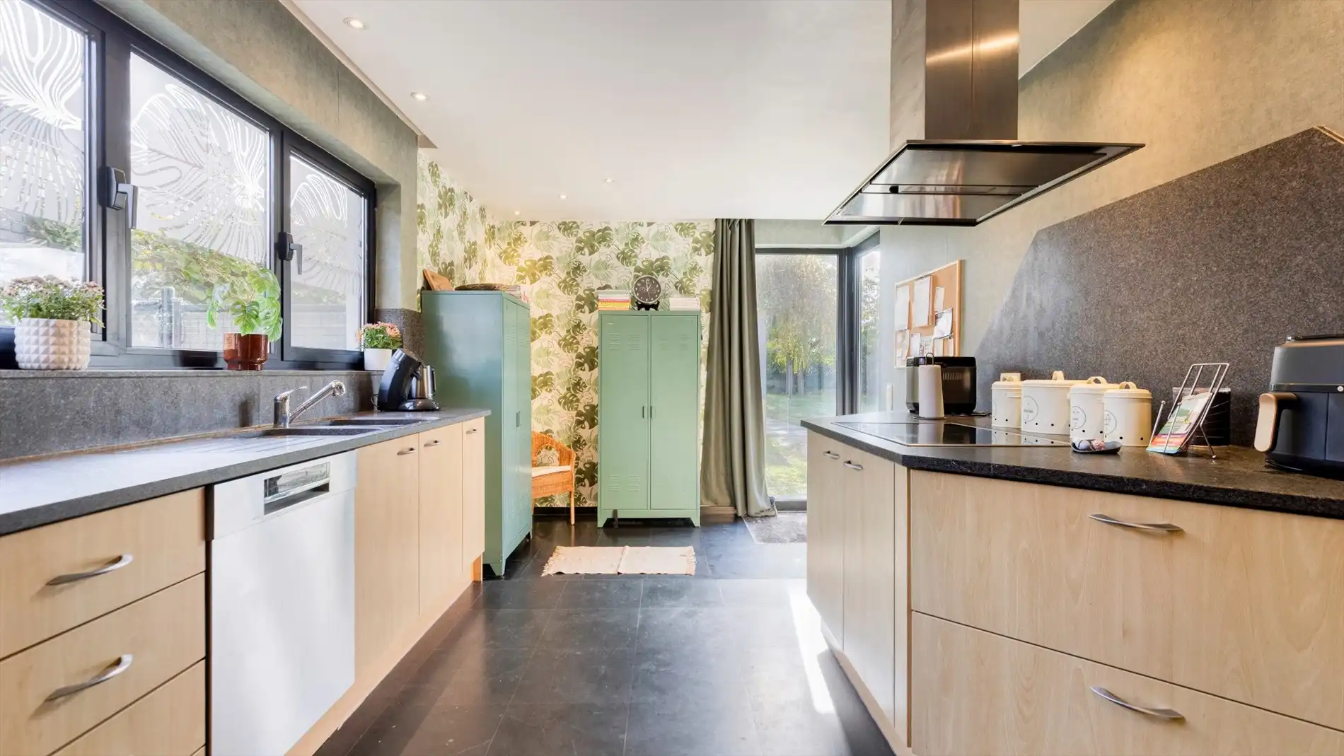 Instapklare ruime woning met 4 kamers, 2 badks & 3 garages nabij centrum Tremelo foto 6