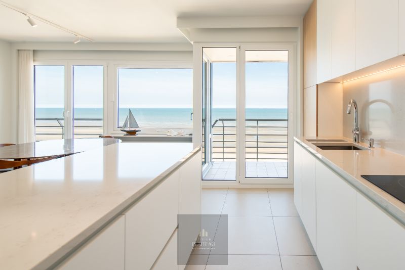 Volledig vernieuwd instapklaar 3 slpk-appartement op de zeedijk. foto 5