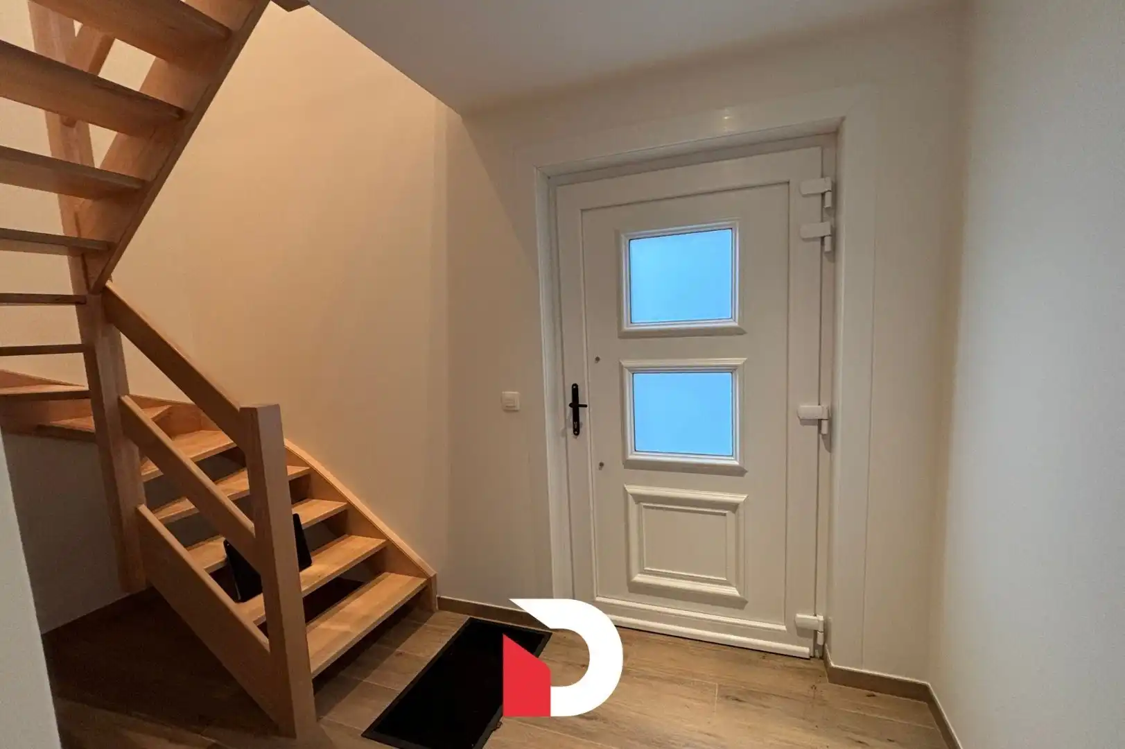 Gerenoveerde, lichtrijke woning met 3 slaapkamers en garage  foto 12