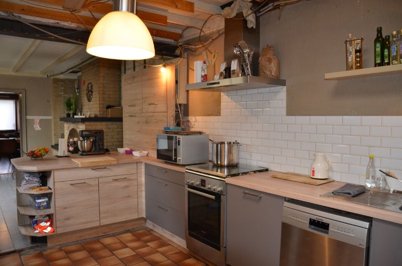 Te koop te Moorslede : Verder af te werken  gezinswoning met 3 slaapkamers, inpandige garage,  zonnige diepe  tuin mét uitweg en dubbele garage, zonnepanelen. foto 12