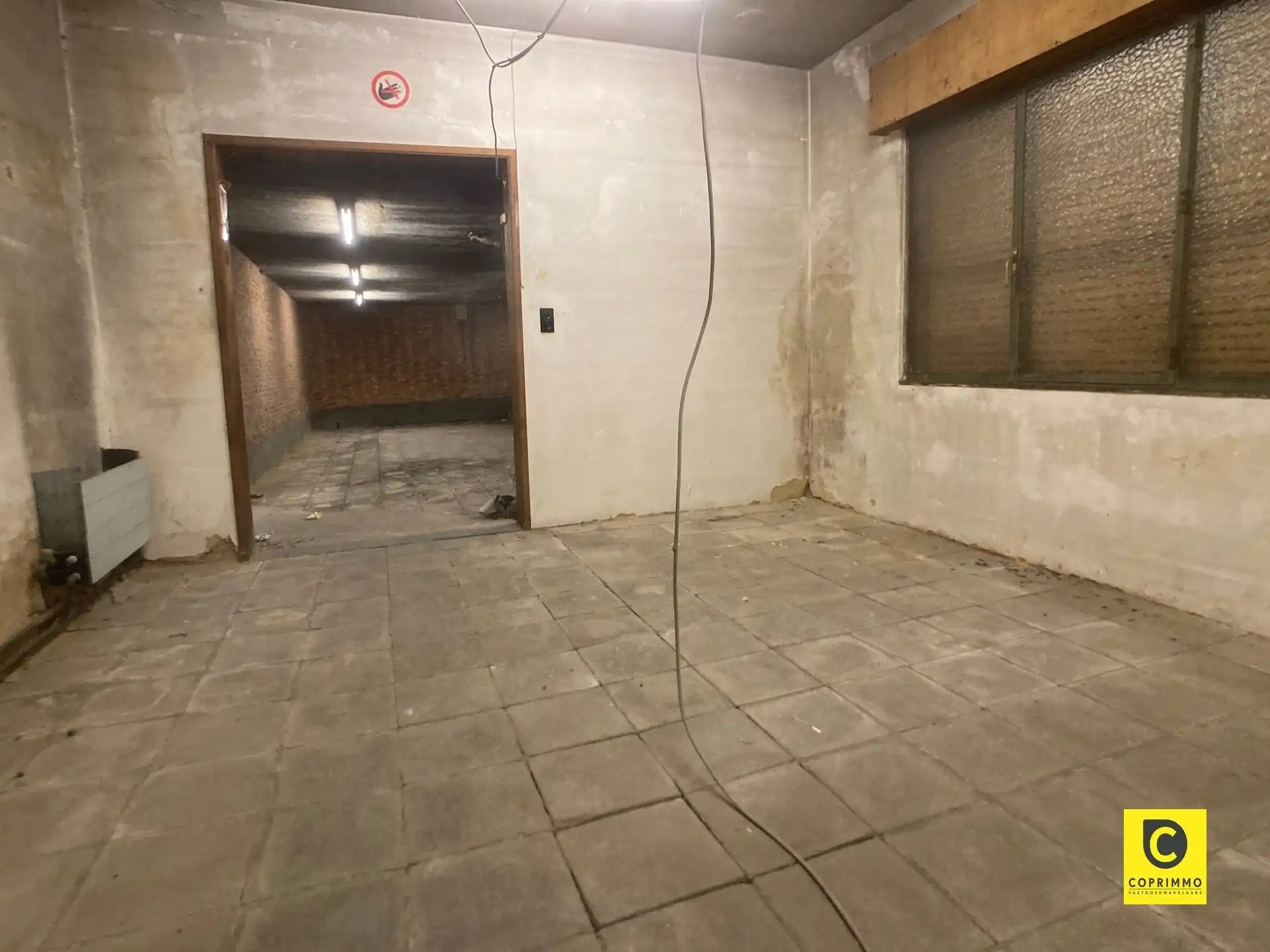 Magazijn met bureel op toplocatie! foto 6