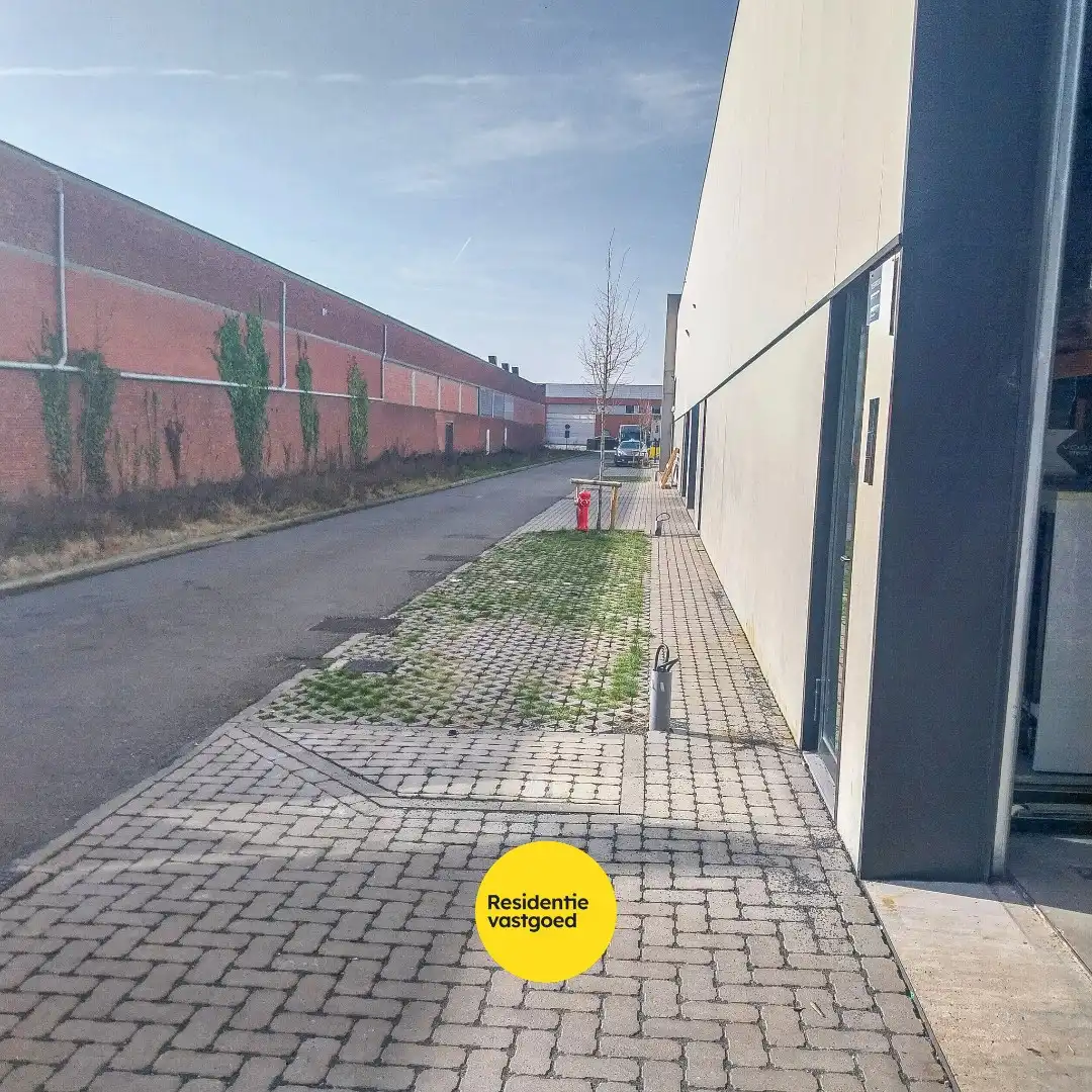 Instapklare loods te koop in bedrijvenpark Westpoort te Zwijndrecht foto 3