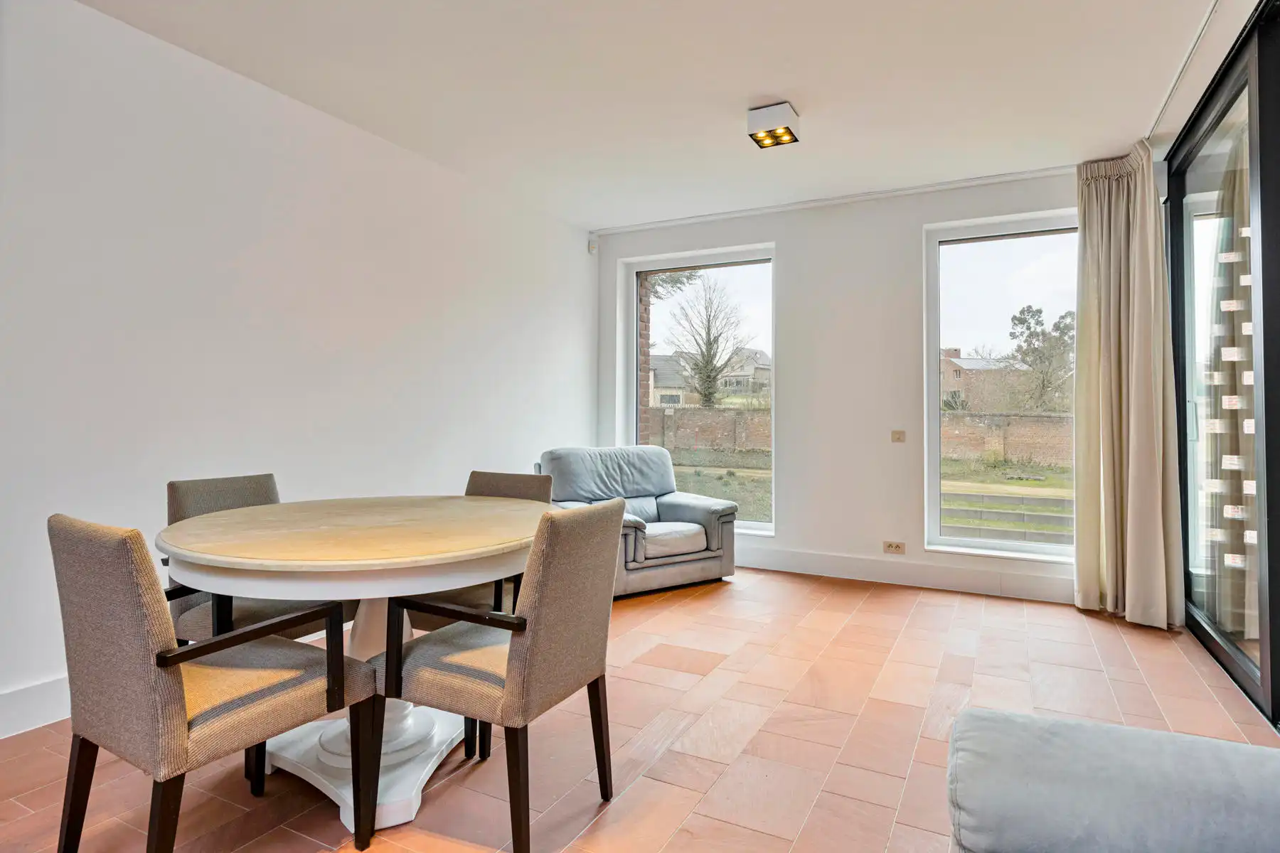 Ruime assistentiewoning met twee slaapkamers op topligging foto 4