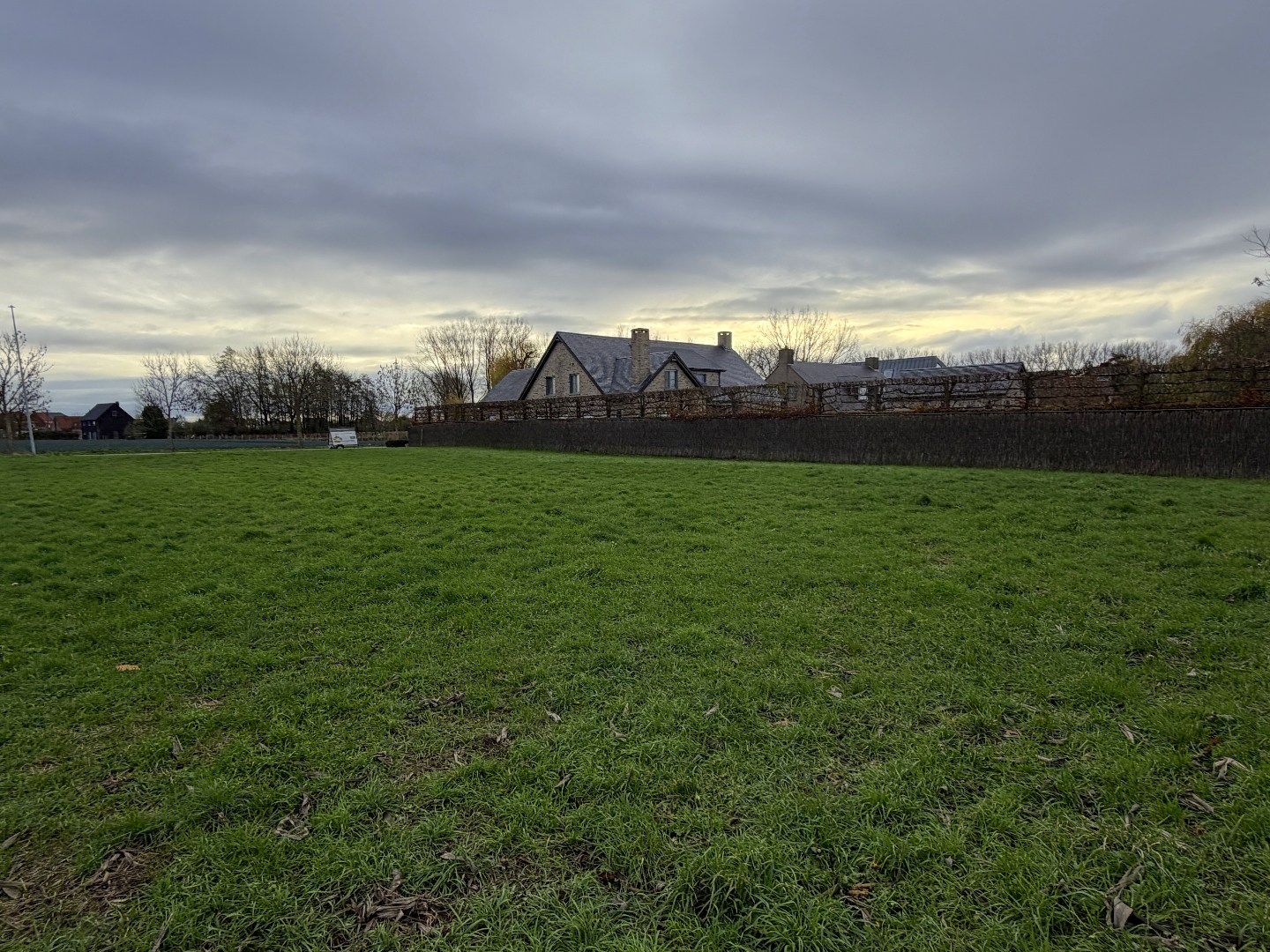 Bouwgrond voor ruime open bebouwing te koop op perceel van 1560.00 m² in Gullegem foto 3