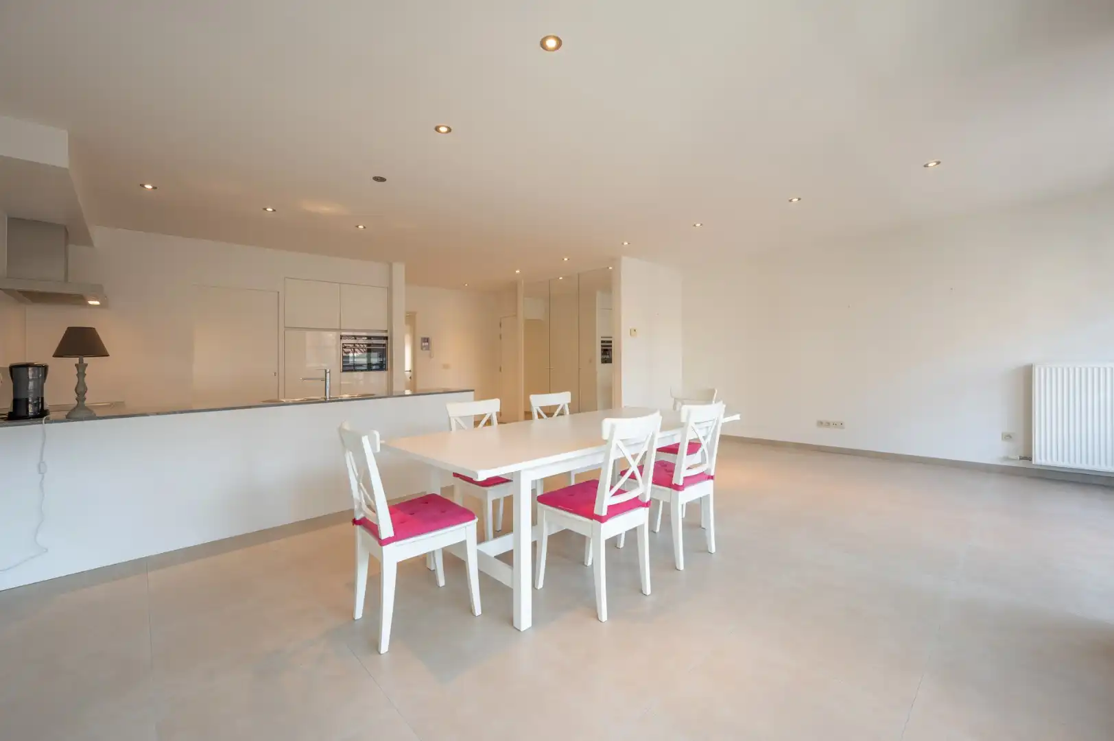 Ruim appartement met zuidgericht terras nabij Lippenslaan, op wandelafstand van de Zeedijk foto 4
