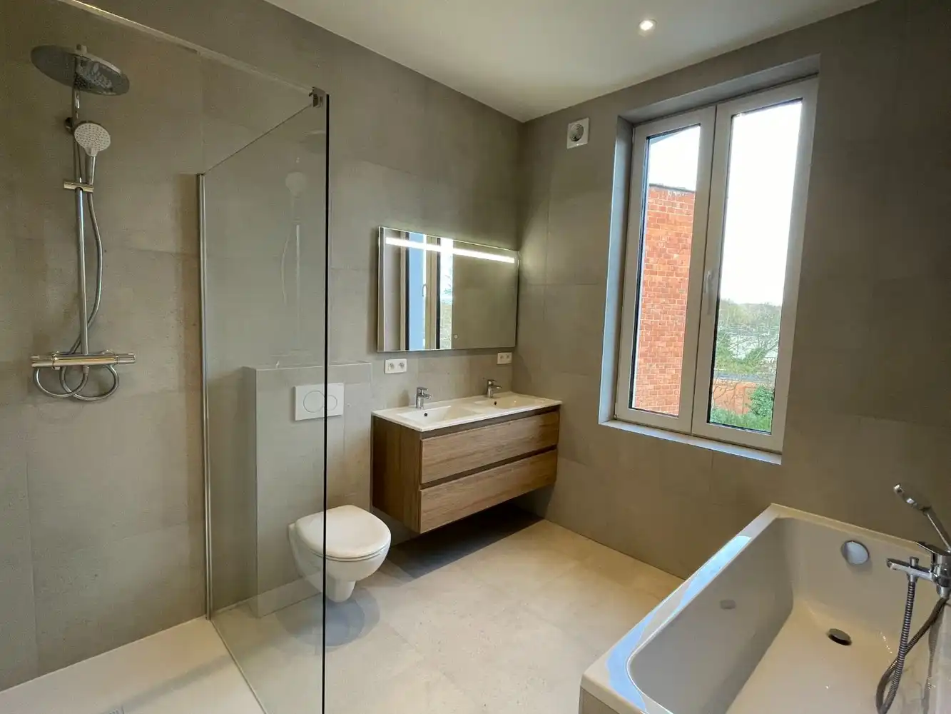 Instapklare, energiezuinige rijwoning met zonnig terras nabij Provinciedomein Kessel-Lo foto 16