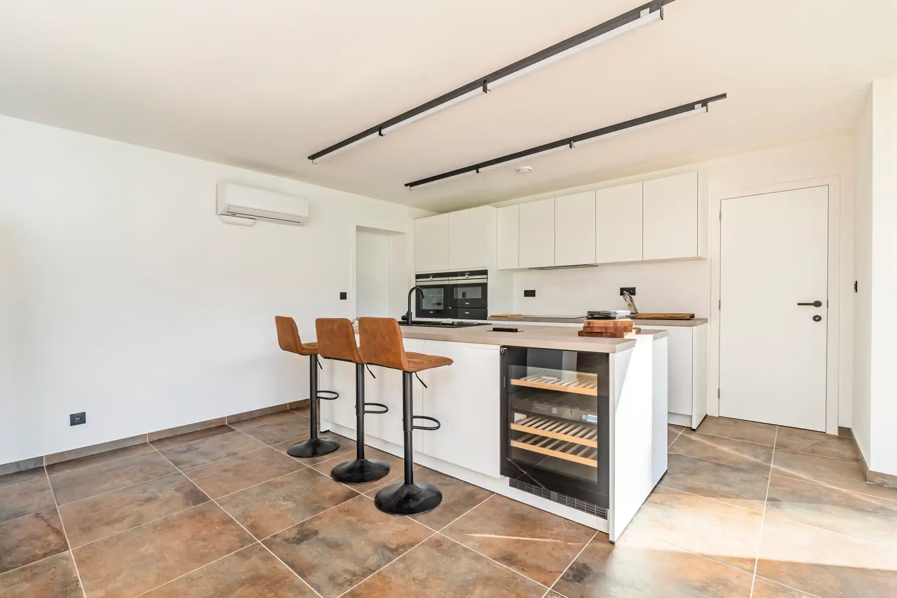 Gerenoveerde villa in een groene omgeving nabij alle invalswegen foto 4