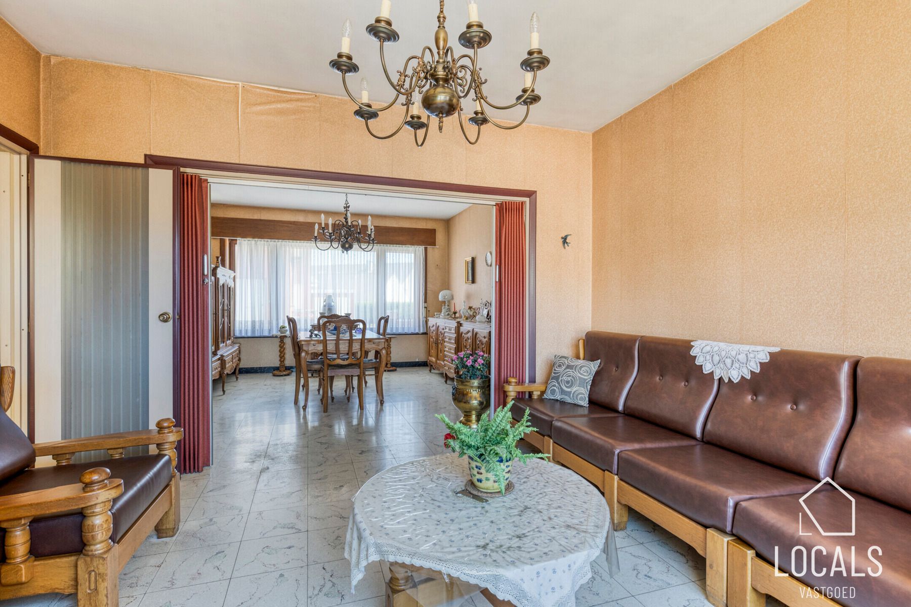 Woning met veel potentieel - tuin en grote zolder foto 9
