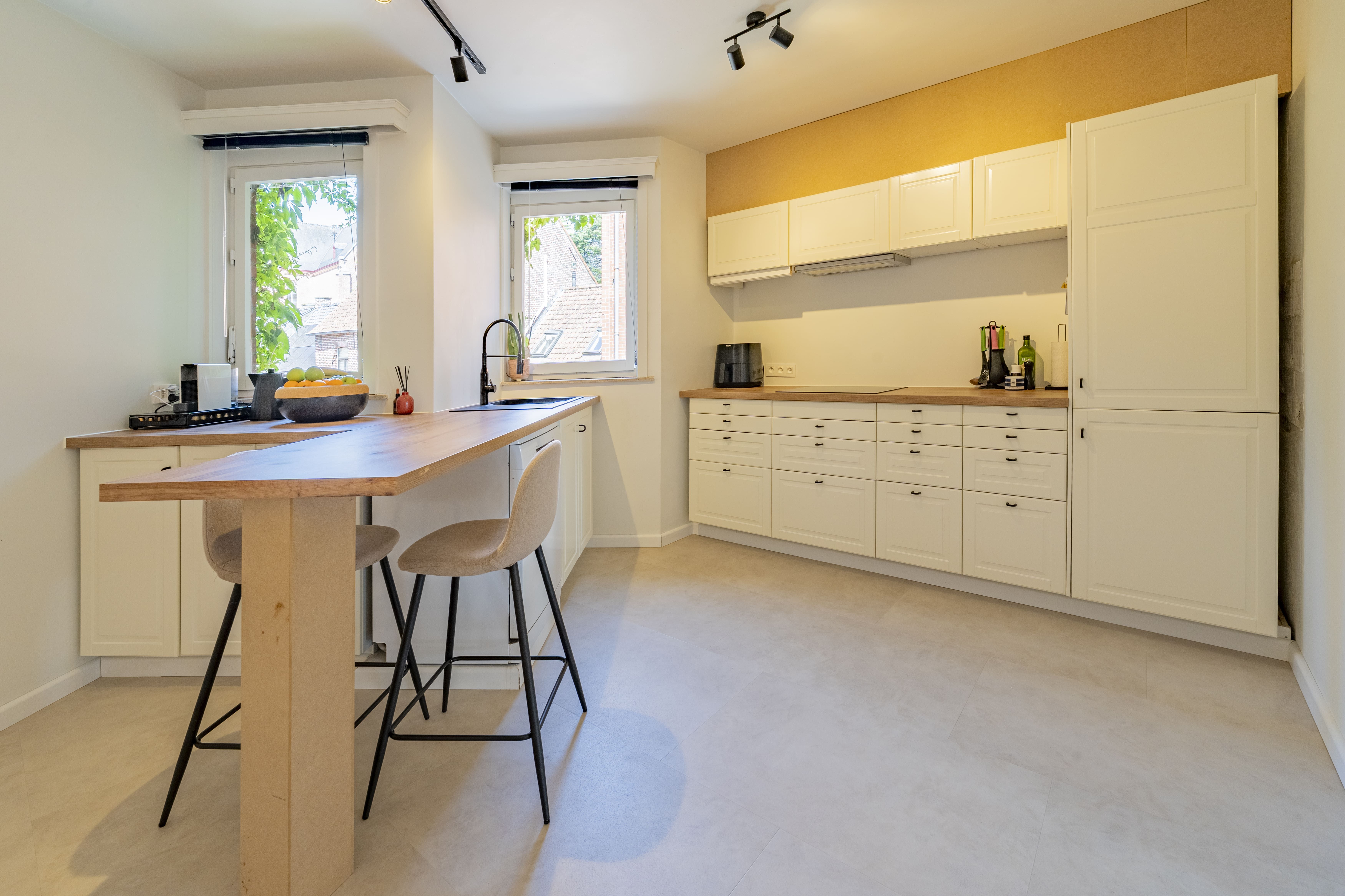 Gerenoveerd 3 slaapkamerappartement in het centrum van Knesselare foto 5
