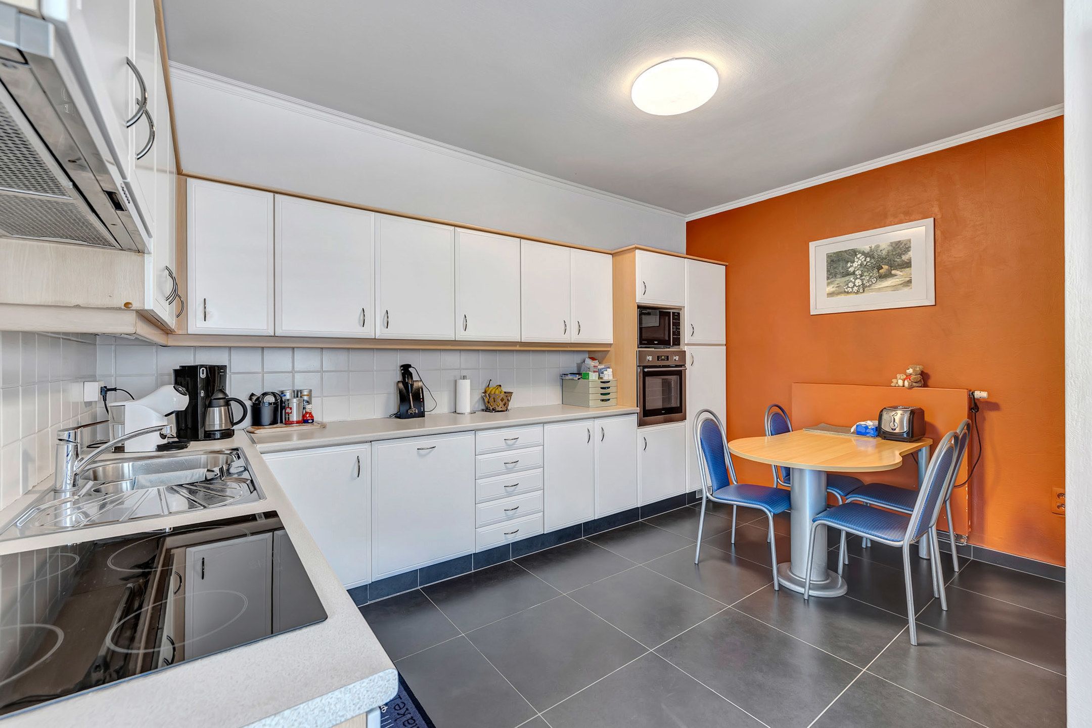 Ruime woning met praktijkruimte in rustige straat te Okegem foto 13